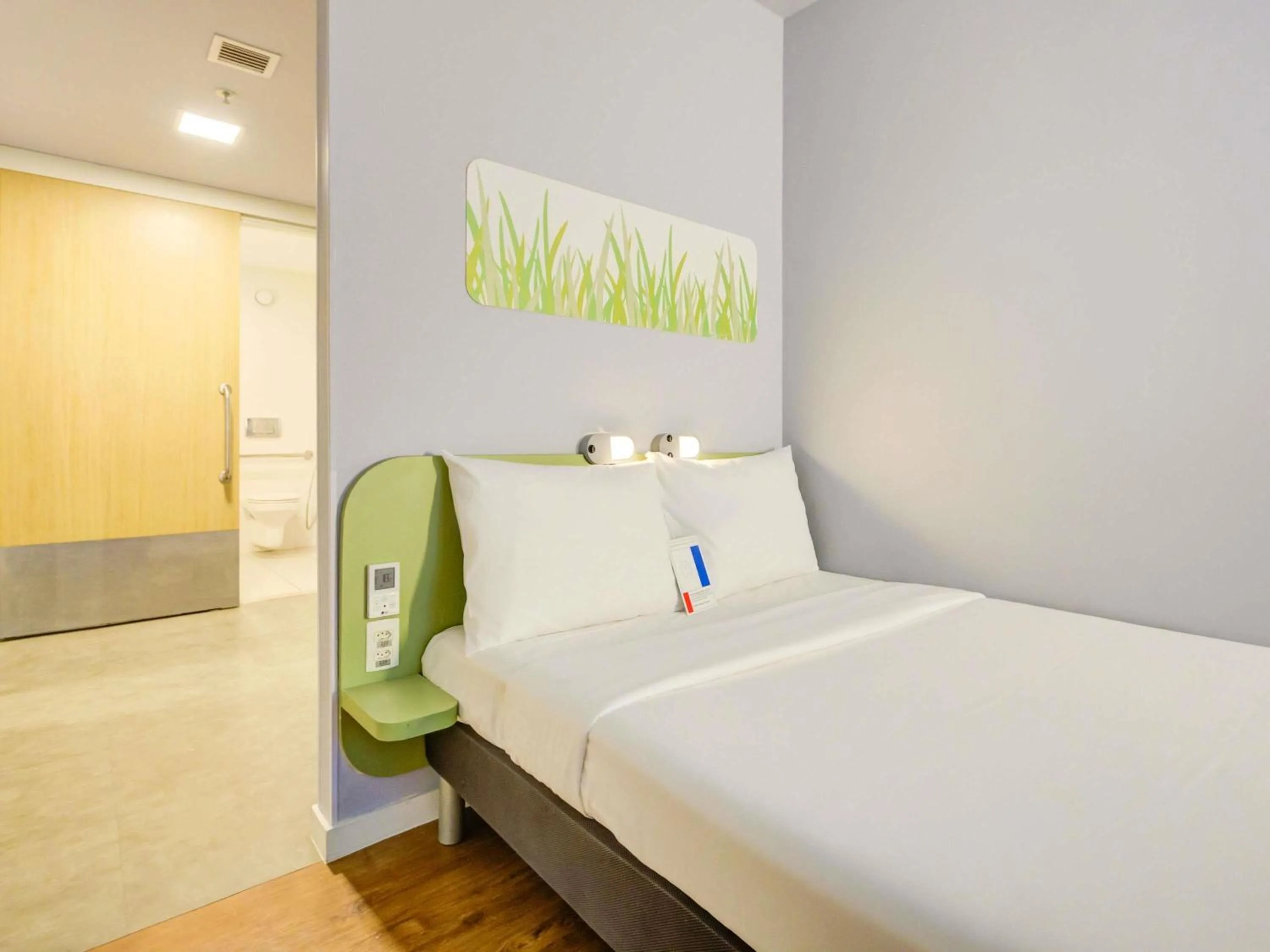 Bedroom, Bed in ibis budget RJ Copacabana