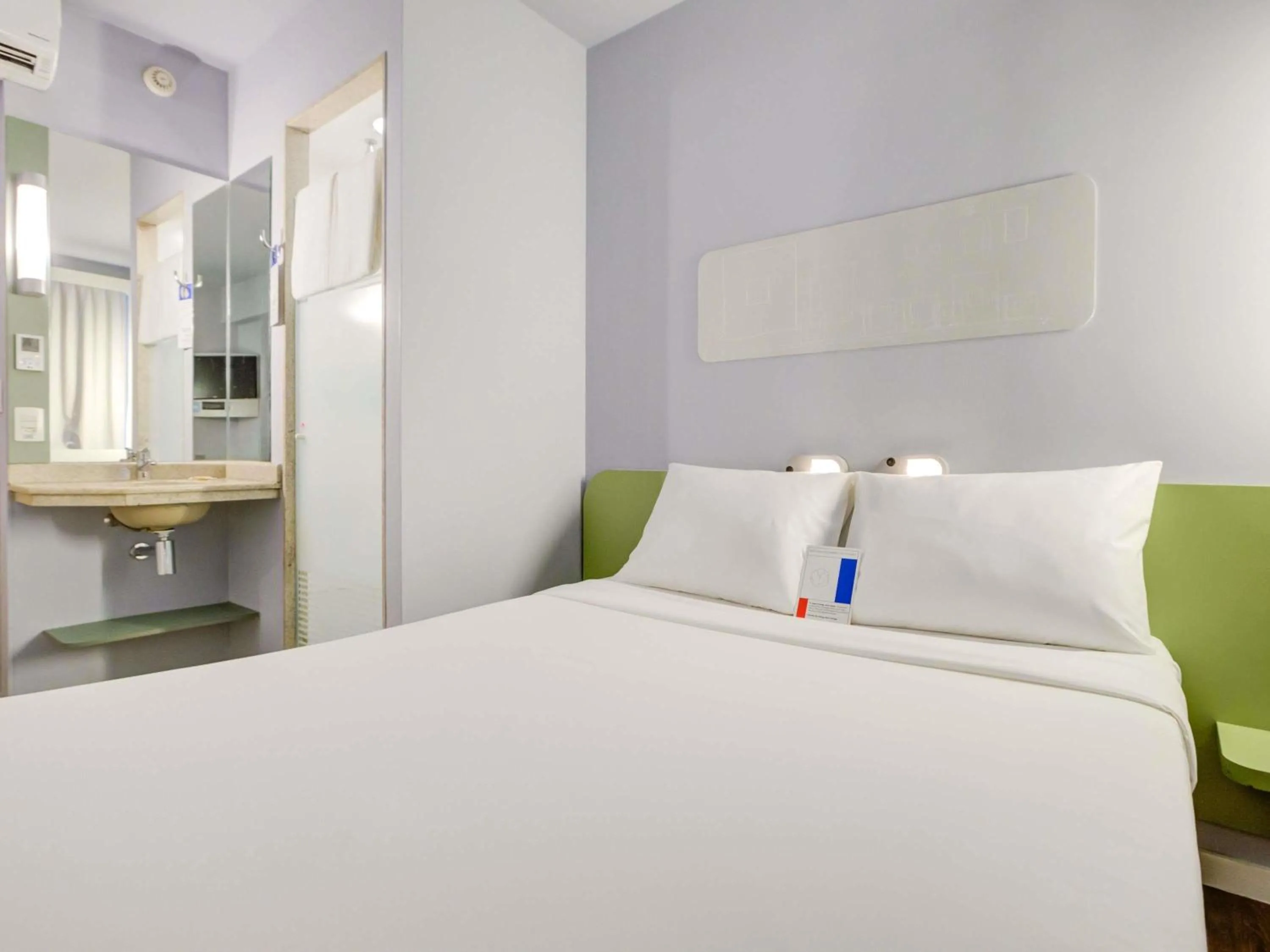 Bedroom, Bed in ibis budget RJ Copacabana