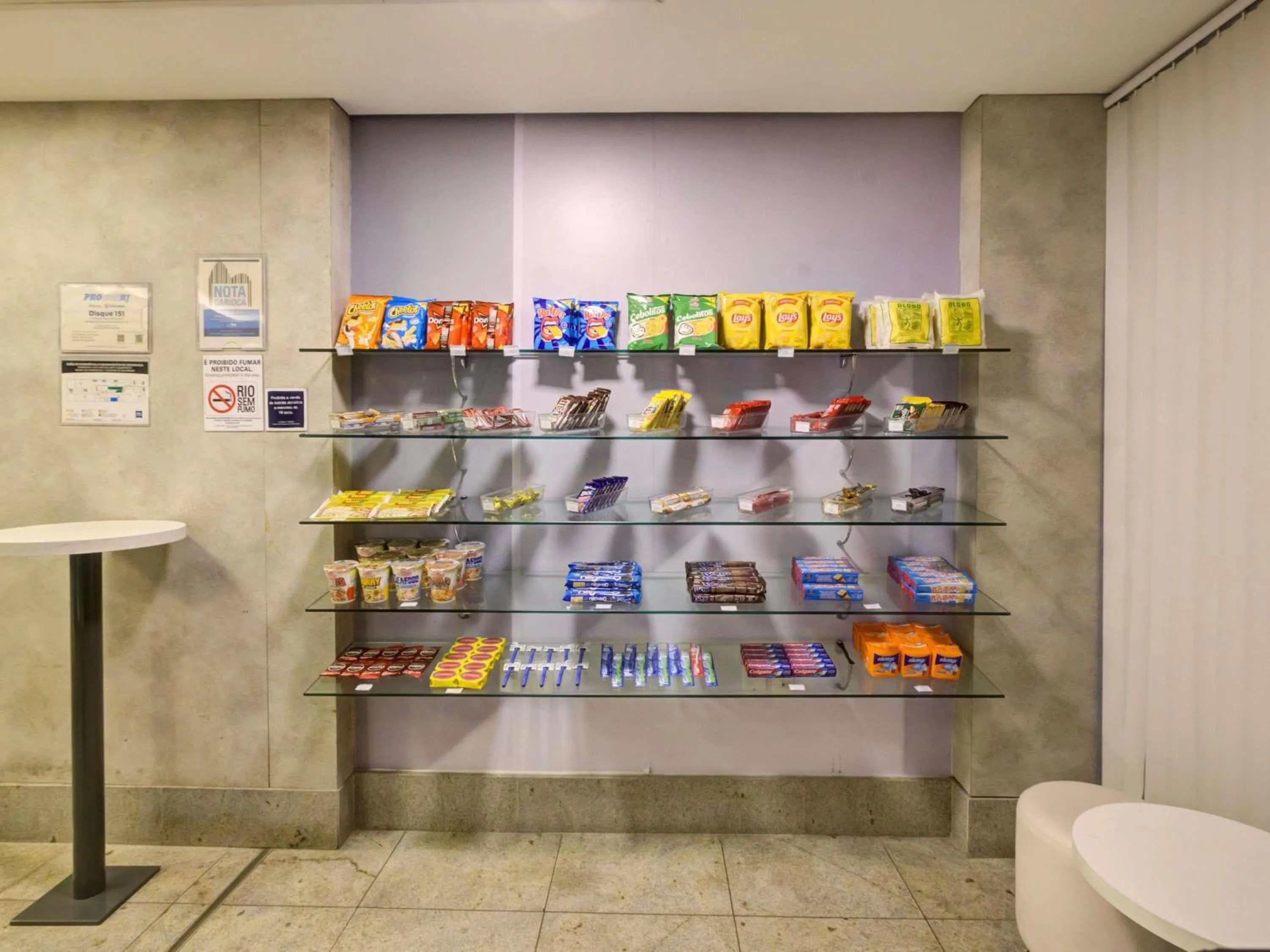 Lounge or bar in ibis budget RJ Copacabana