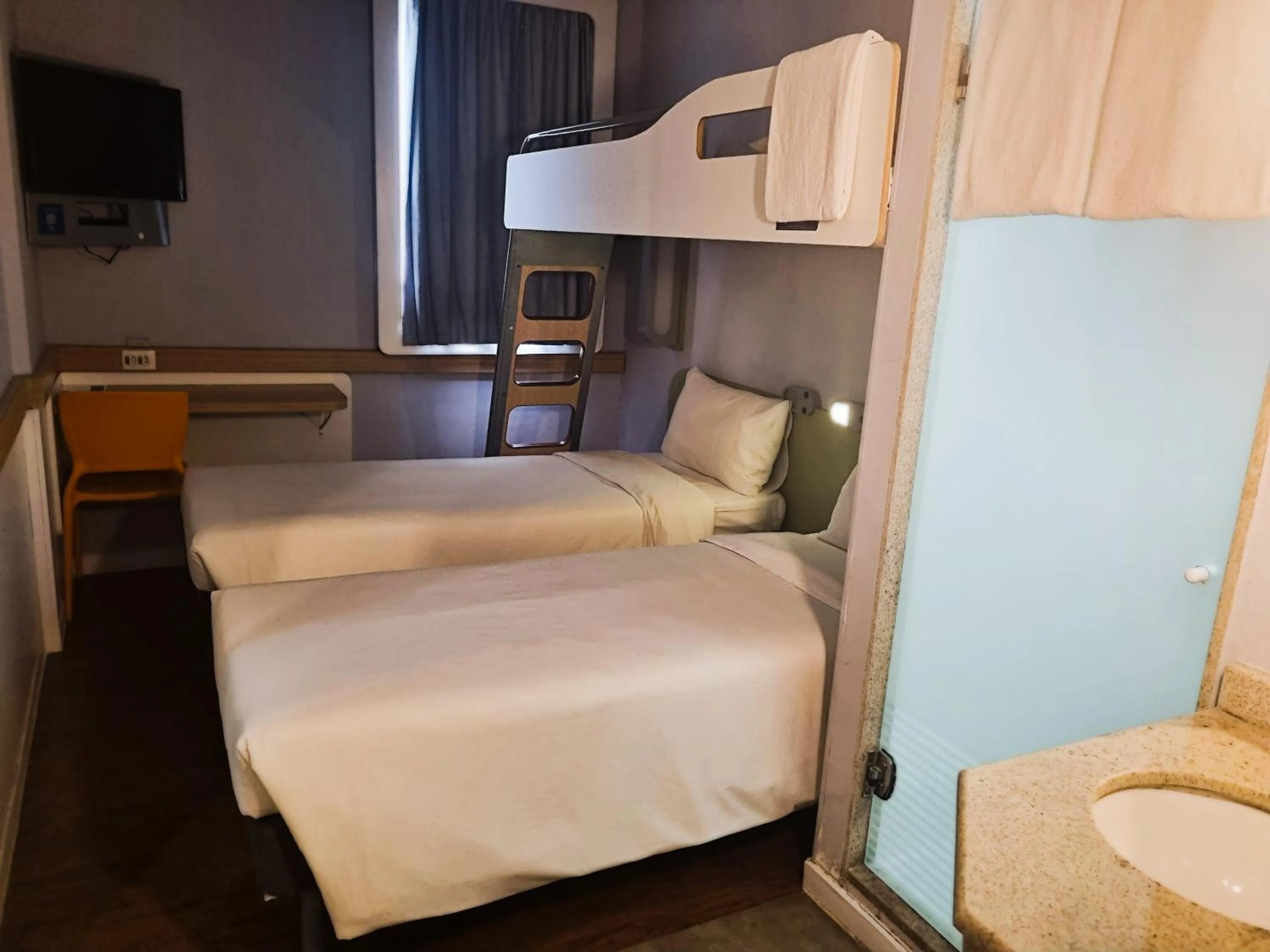 Bed in ibis budget RJ Copacabana