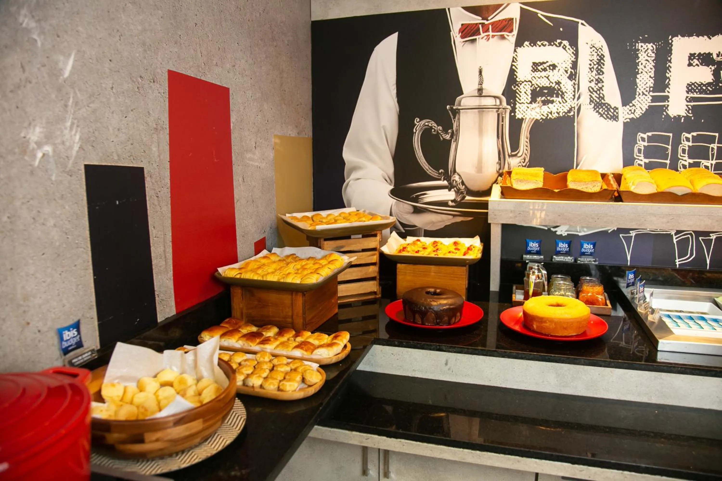 Restaurant/places to eat in ibis budget RJ Copacabana