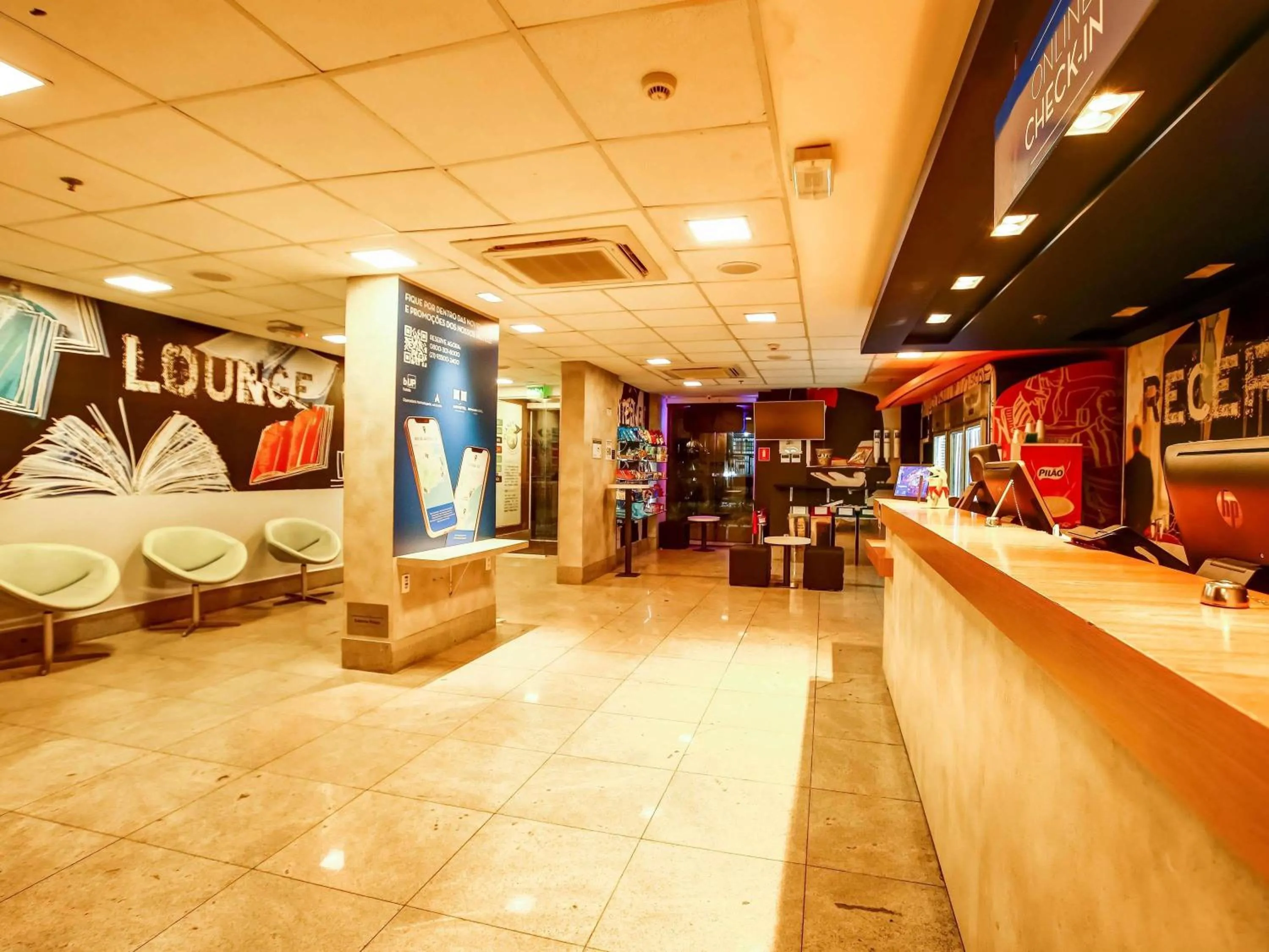 Lounge or bar in ibis budget RJ Copacabana