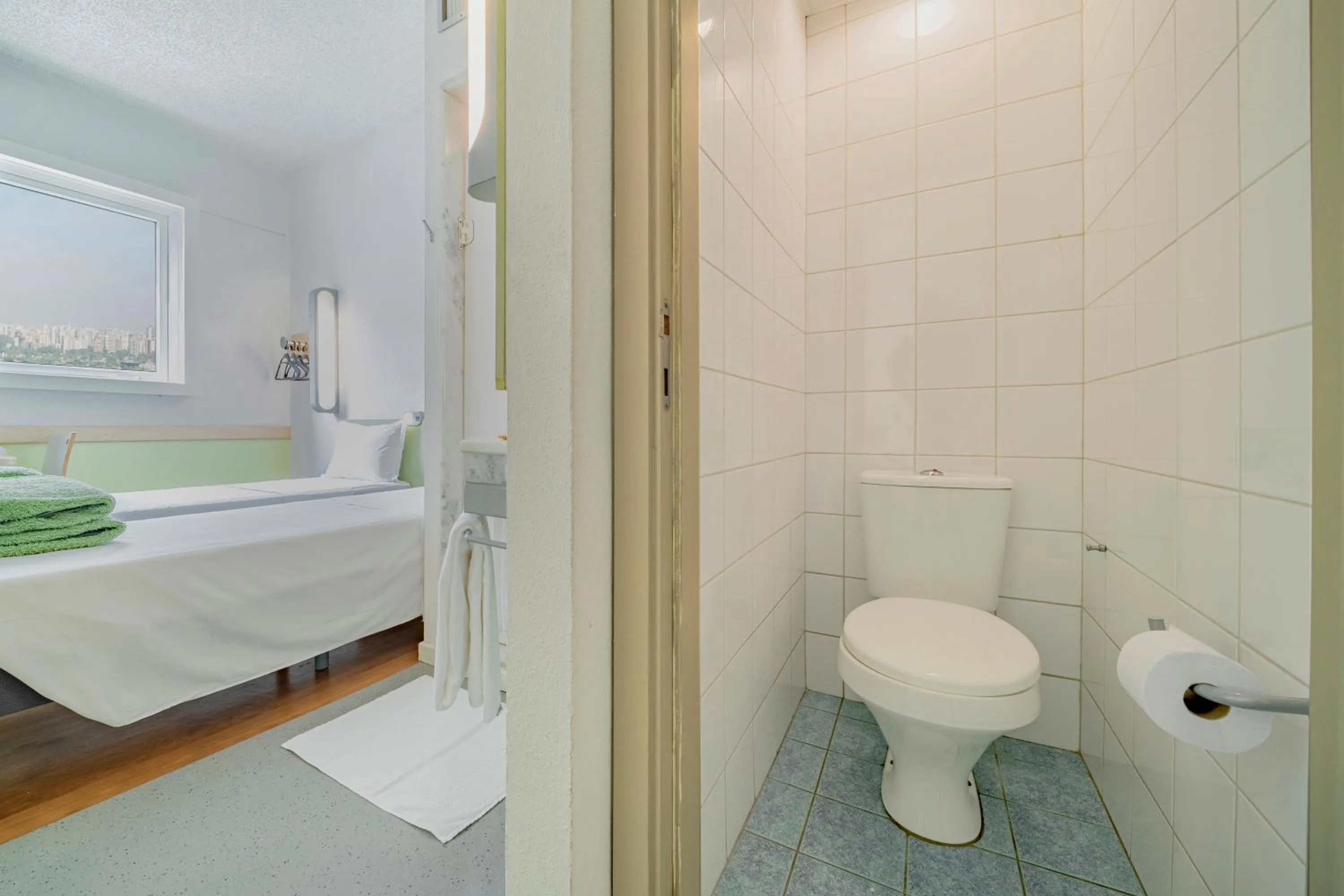 Bathroom in ibis budget Sao Paulo Jardins