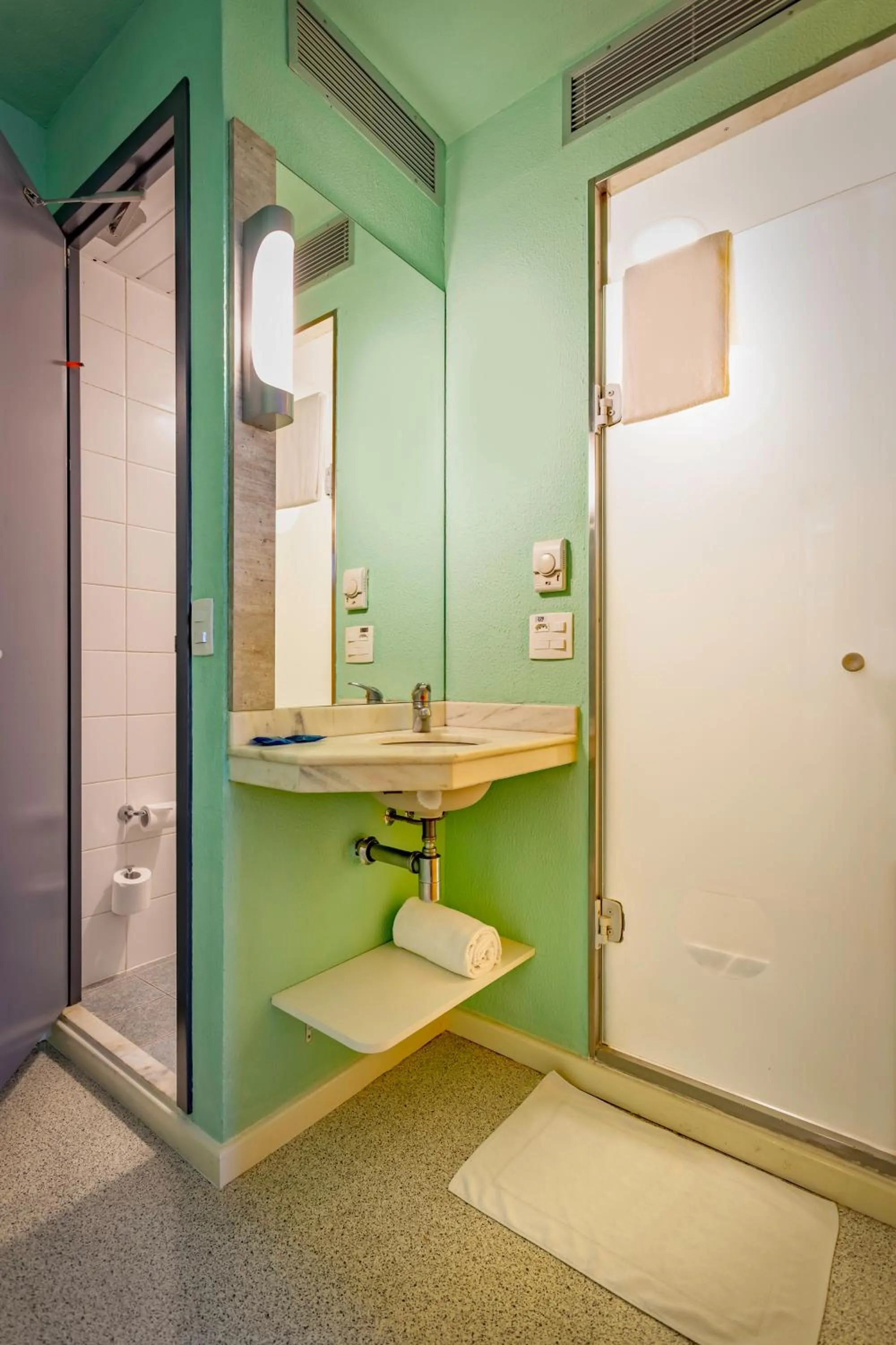 Bathroom in ibis budget SP Centro Sao Joao