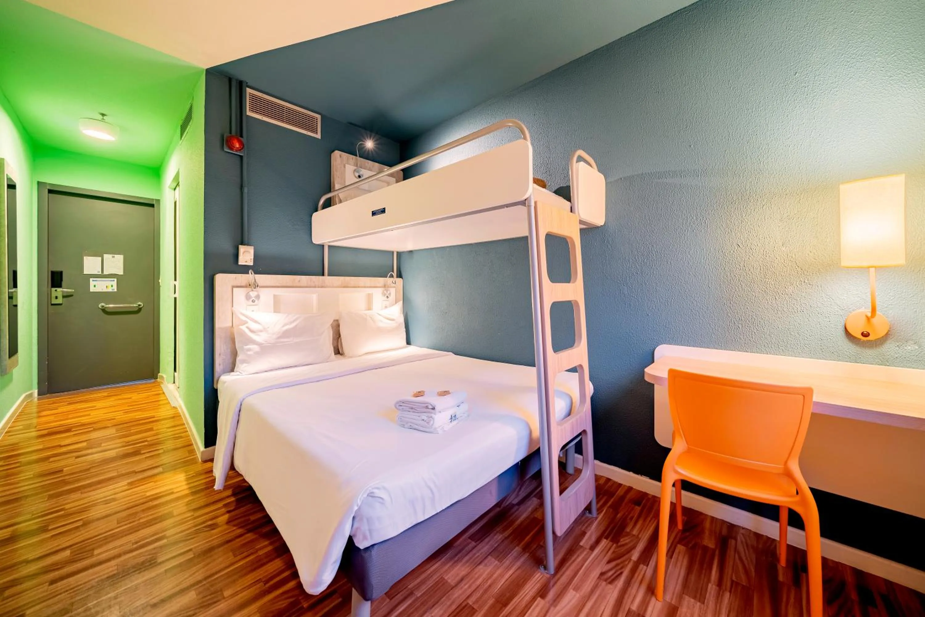 Photo of the whole room, Bed in ibis budget SP Centro Sao Joao