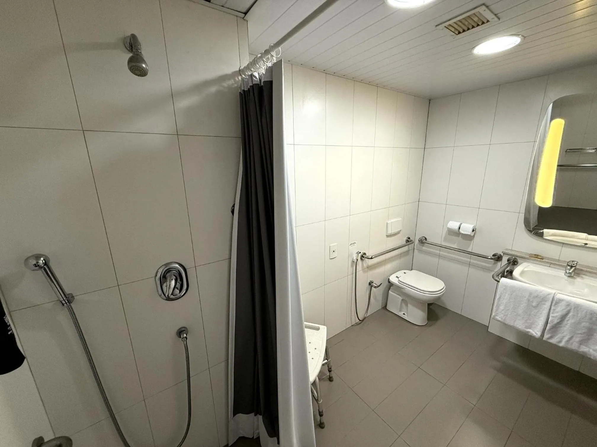 Shower in ibis Sao Paulo Ibirapuera