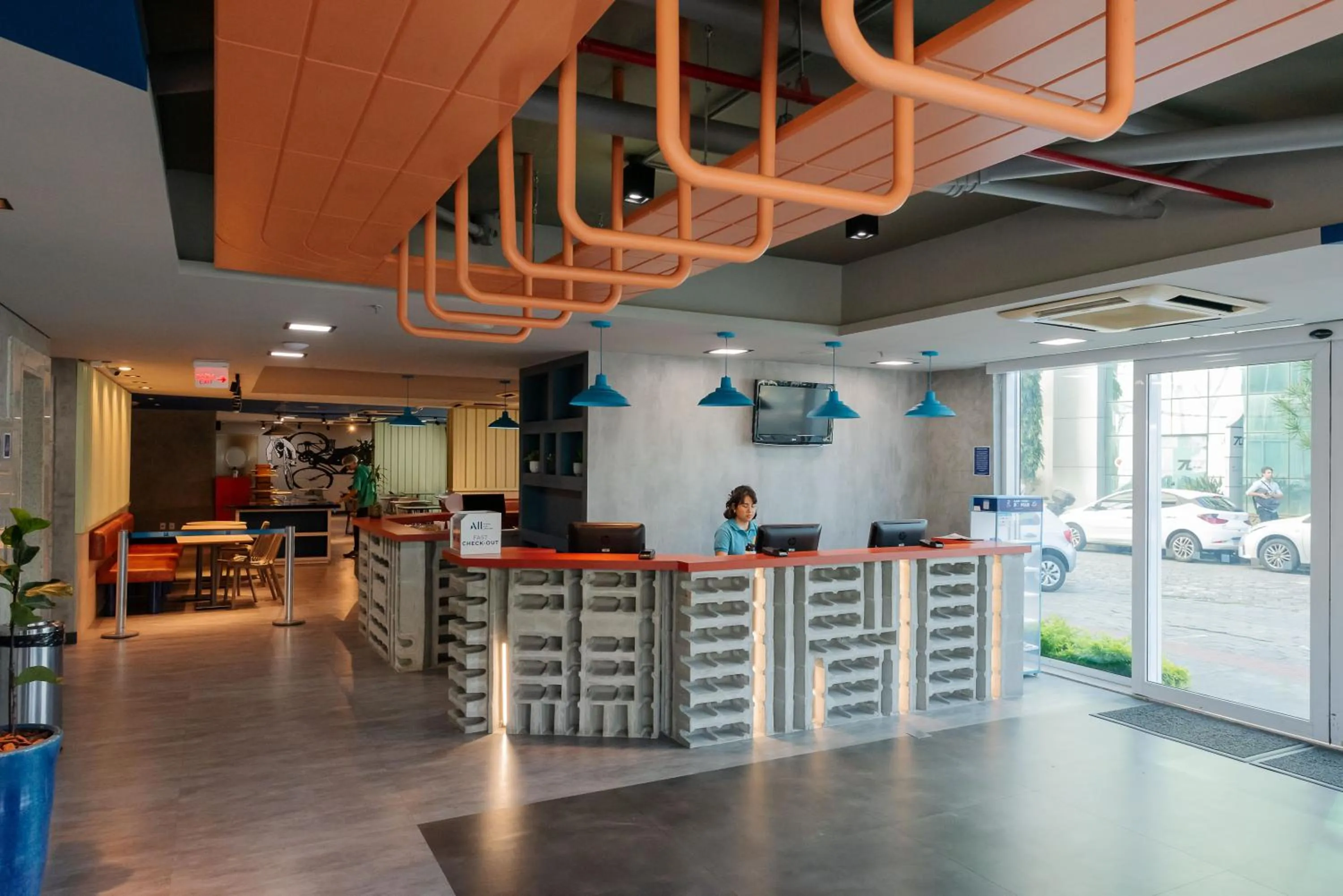 Lobby or reception in ibis budget Vitoria