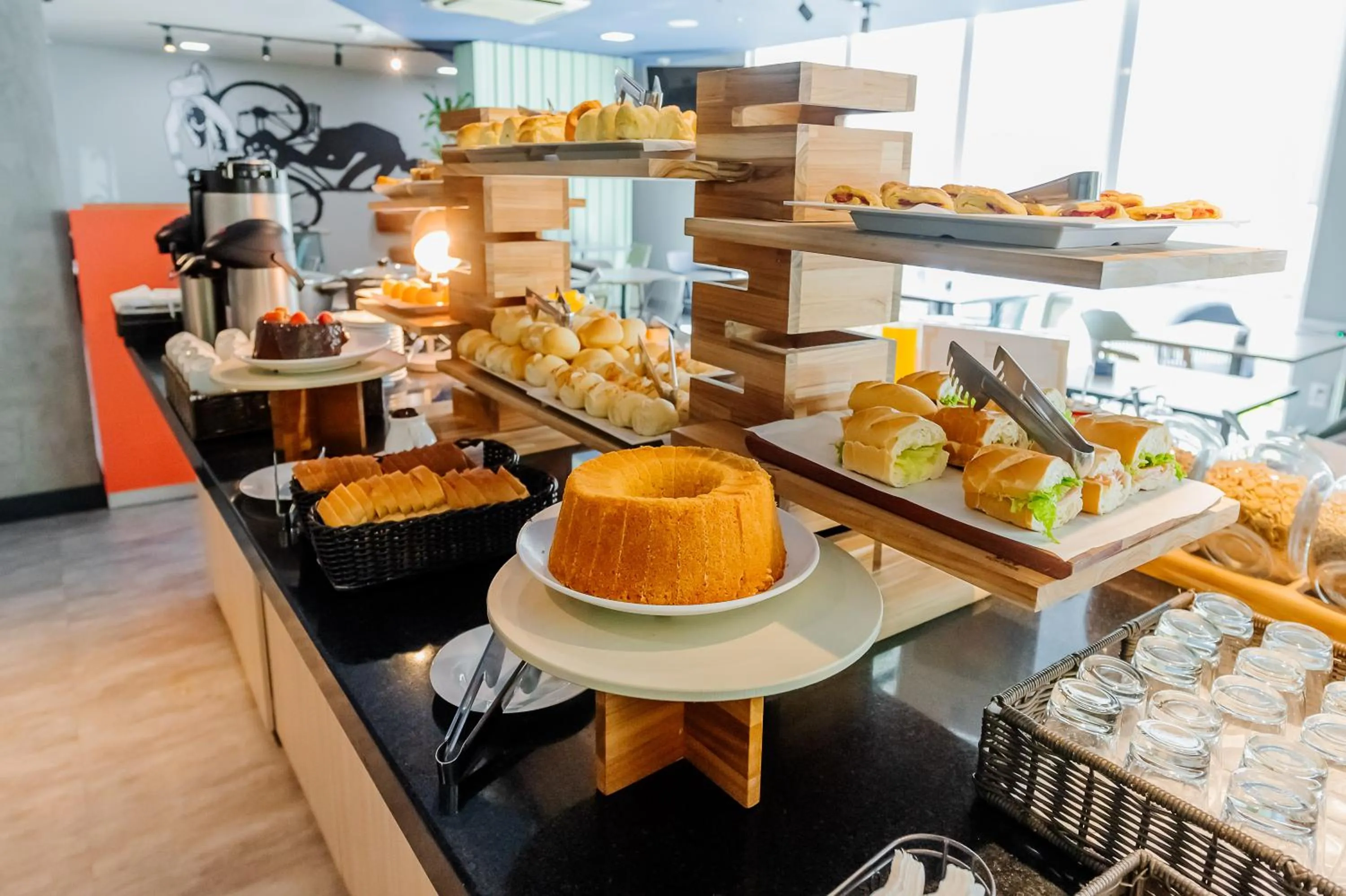 Buffet breakfast in ibis budget Vitoria