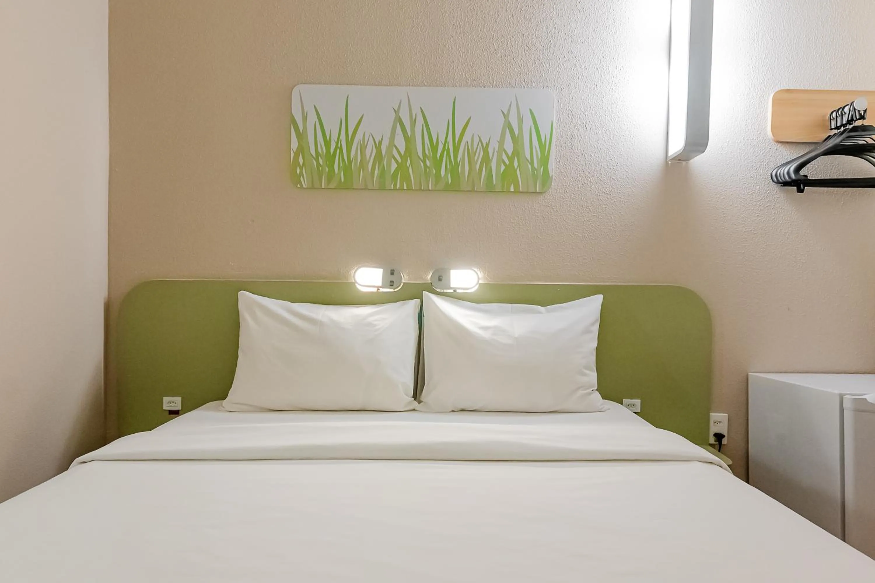 Bedroom, Bed in ibis budget Vitoria