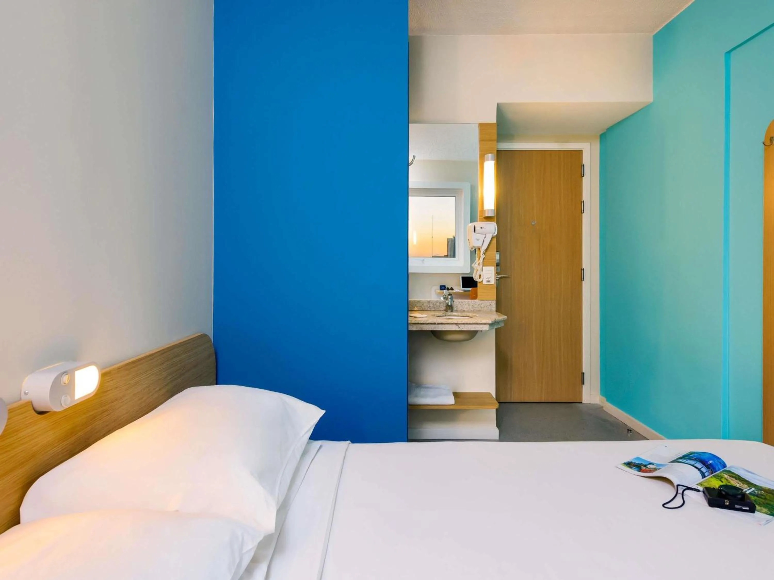 Bedroom, Bed in ibis budget Porto Alegre - Super Econômico