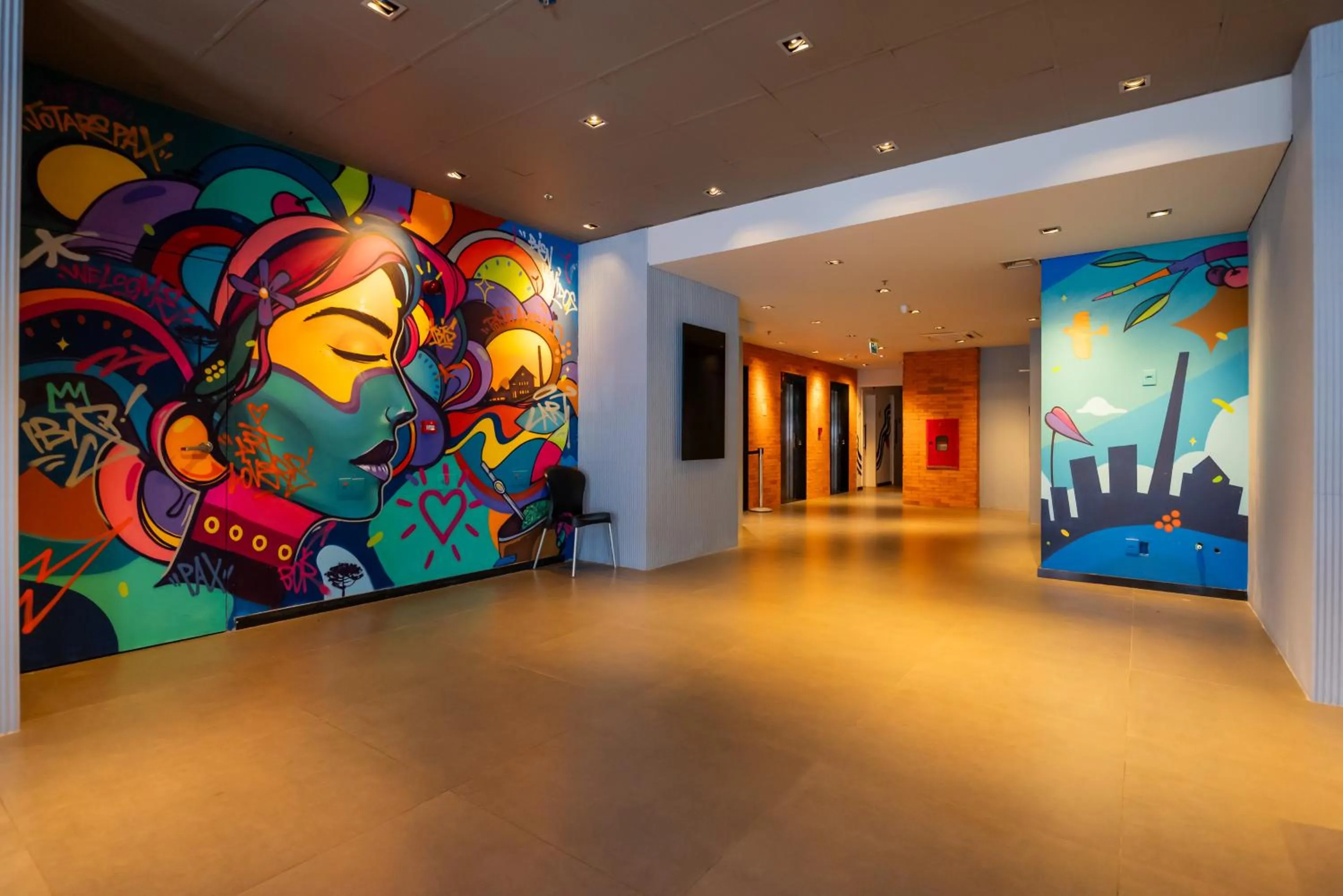 elevator in ibis budget Porto Alegre - Super Econômico