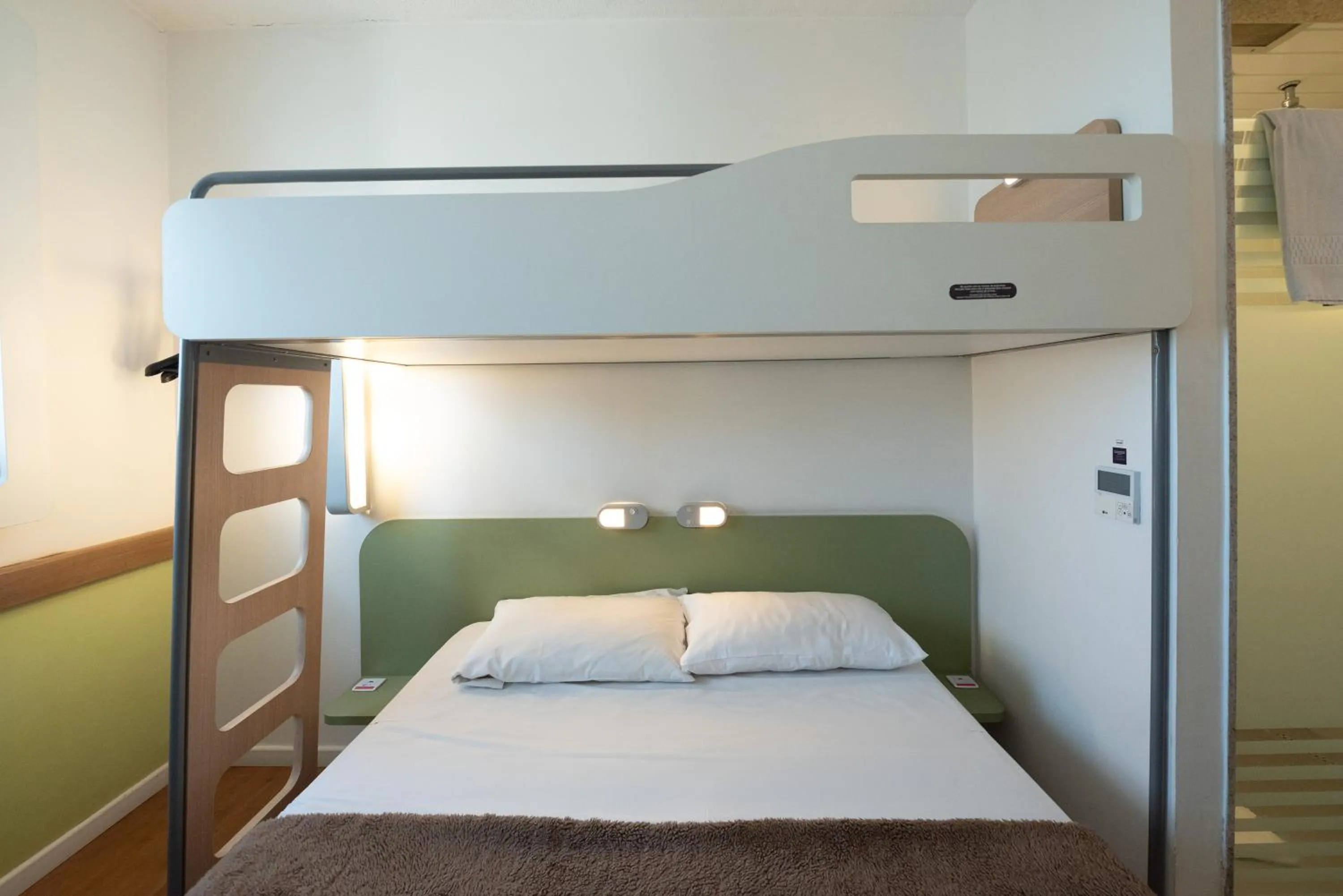bunk bed, Bed in ibis budget Porto Alegre - Super Econômico