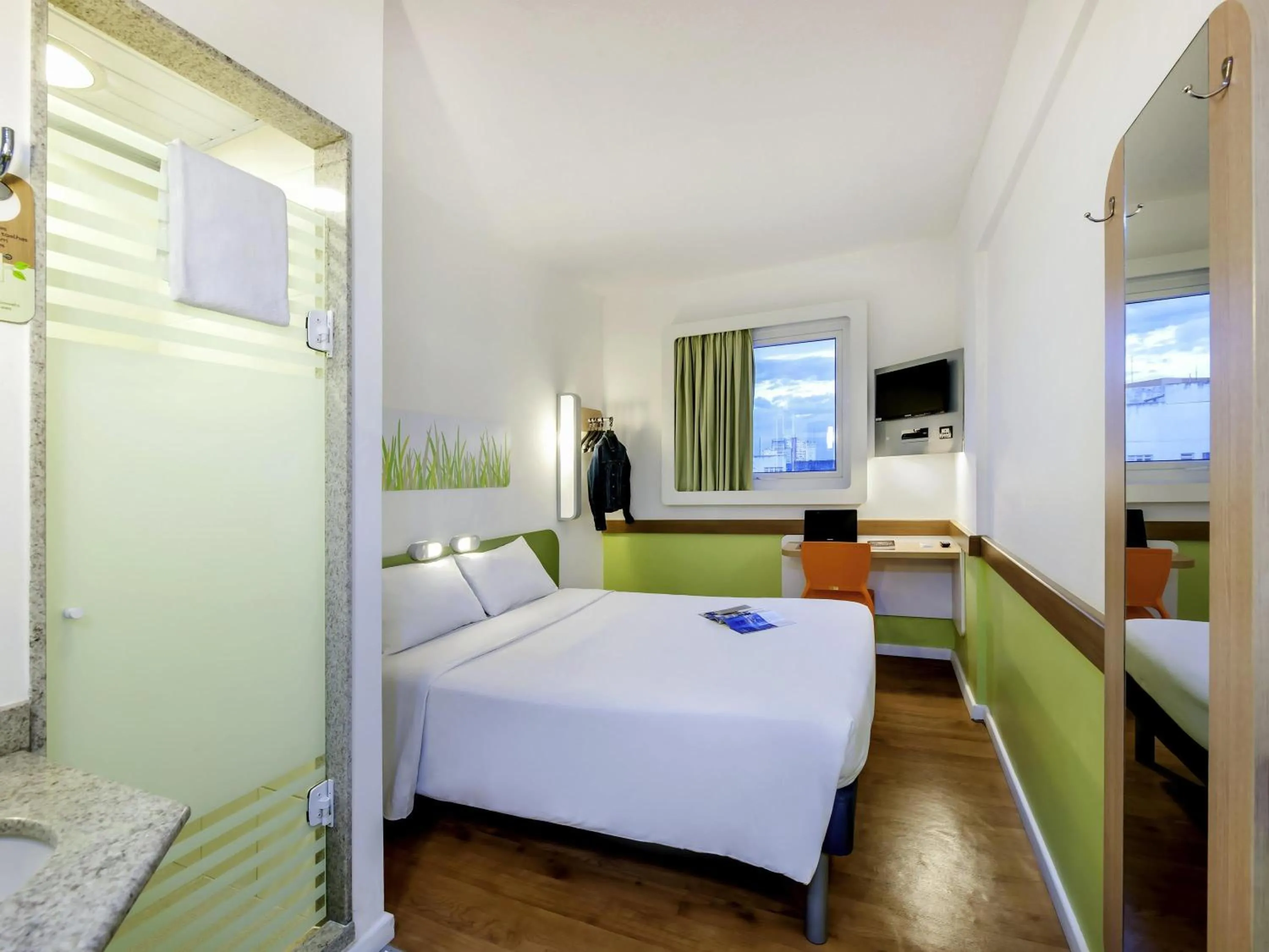 Bedroom, Bed in ibis budget Porto Alegre - Super Econômico