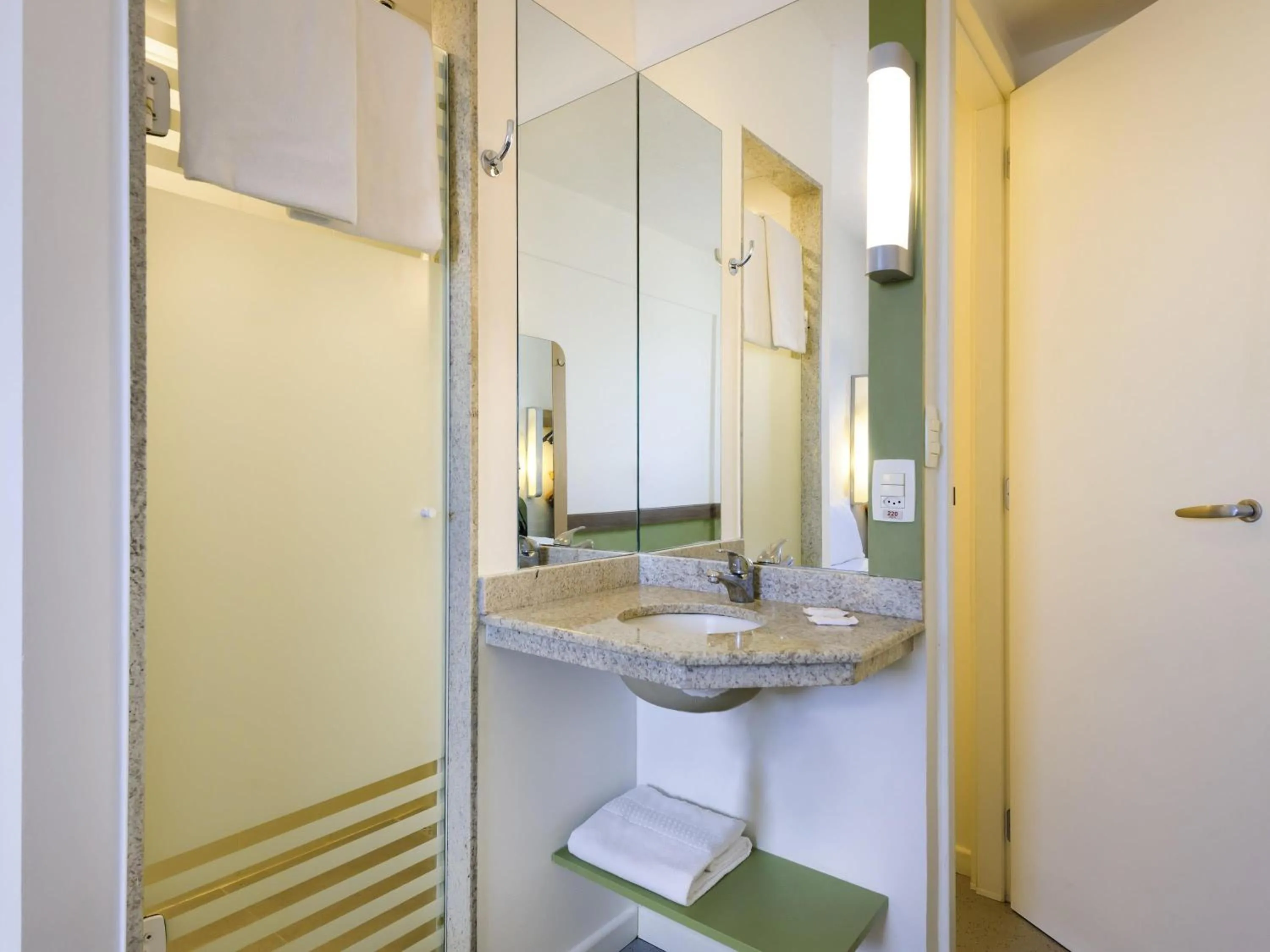 Bedroom in ibis budget Porto Alegre - Super Econômico