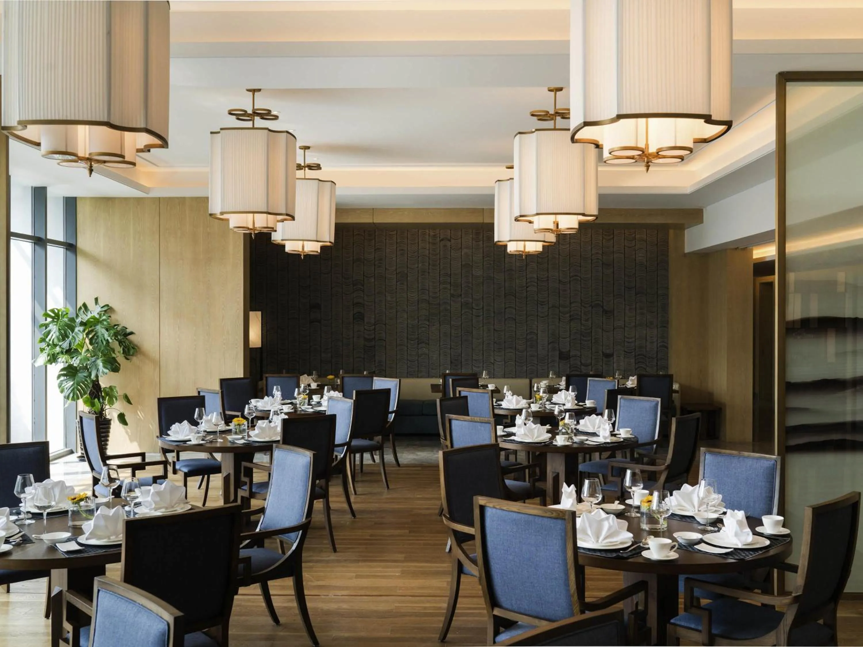 Restaurant/places to eat in Pullman Zhouzhuang