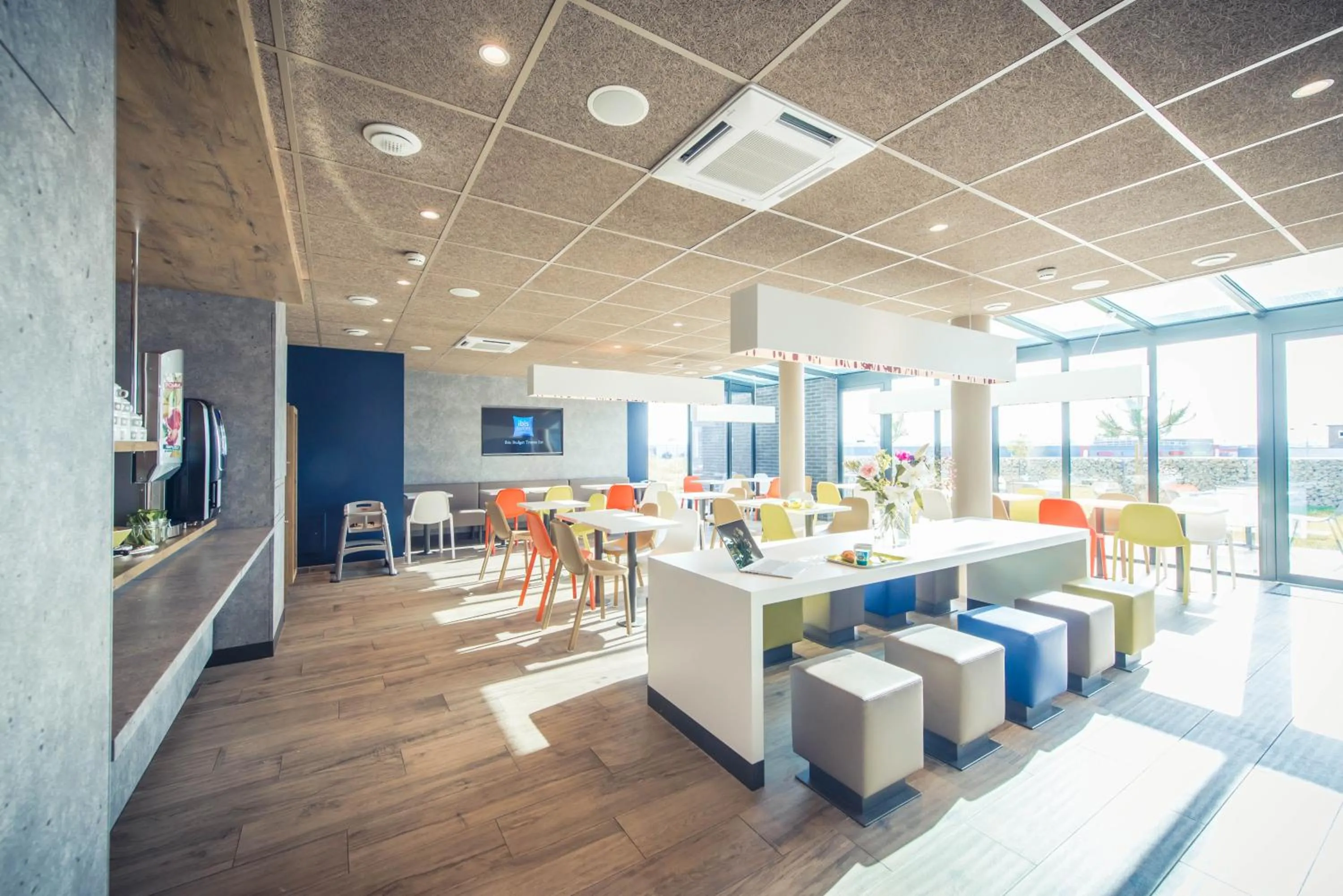Lobby or reception in ibis budget Troyes Est