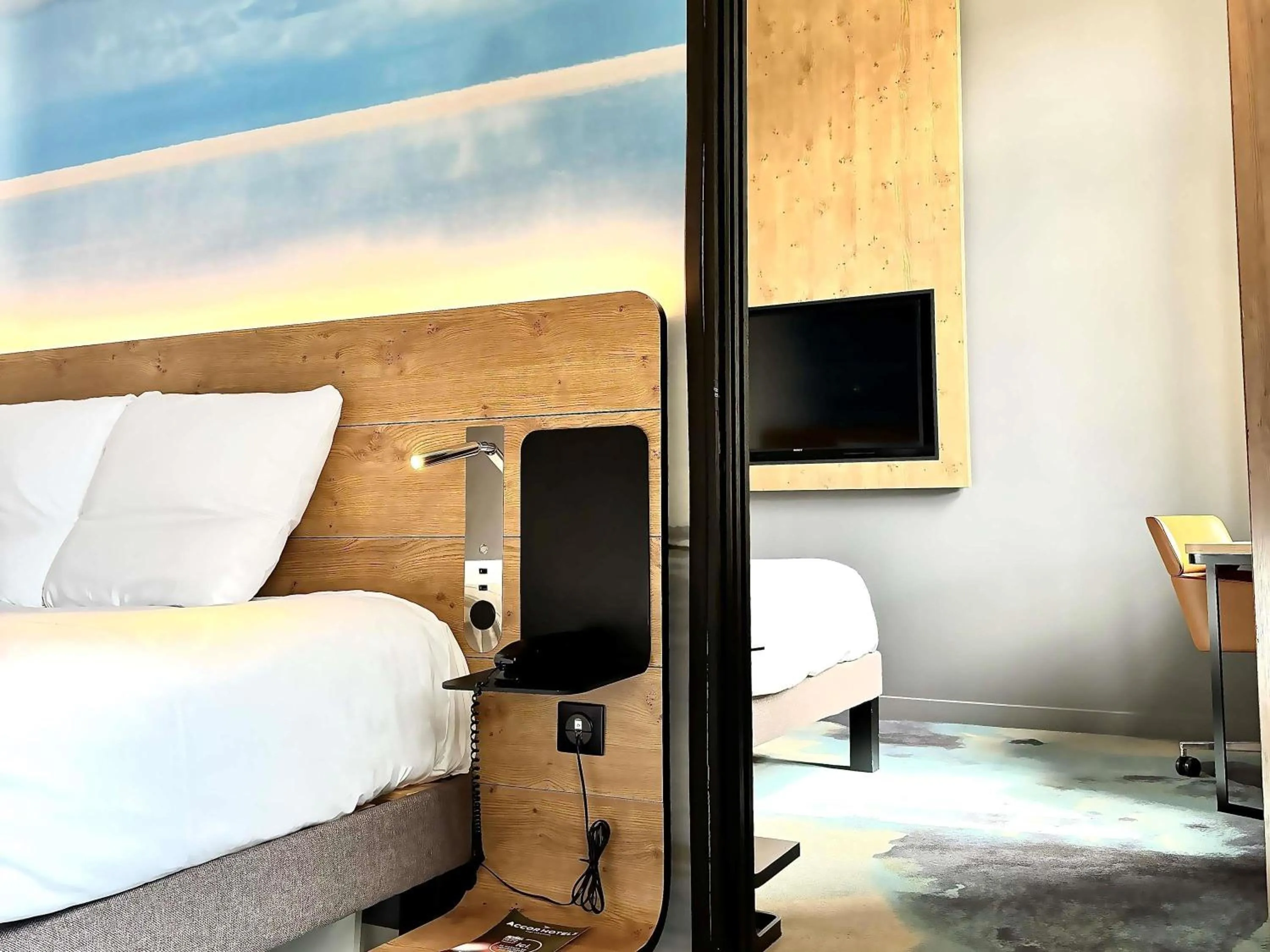 Bedroom, Bed in Novotel Saint Brieuc Centre Gare