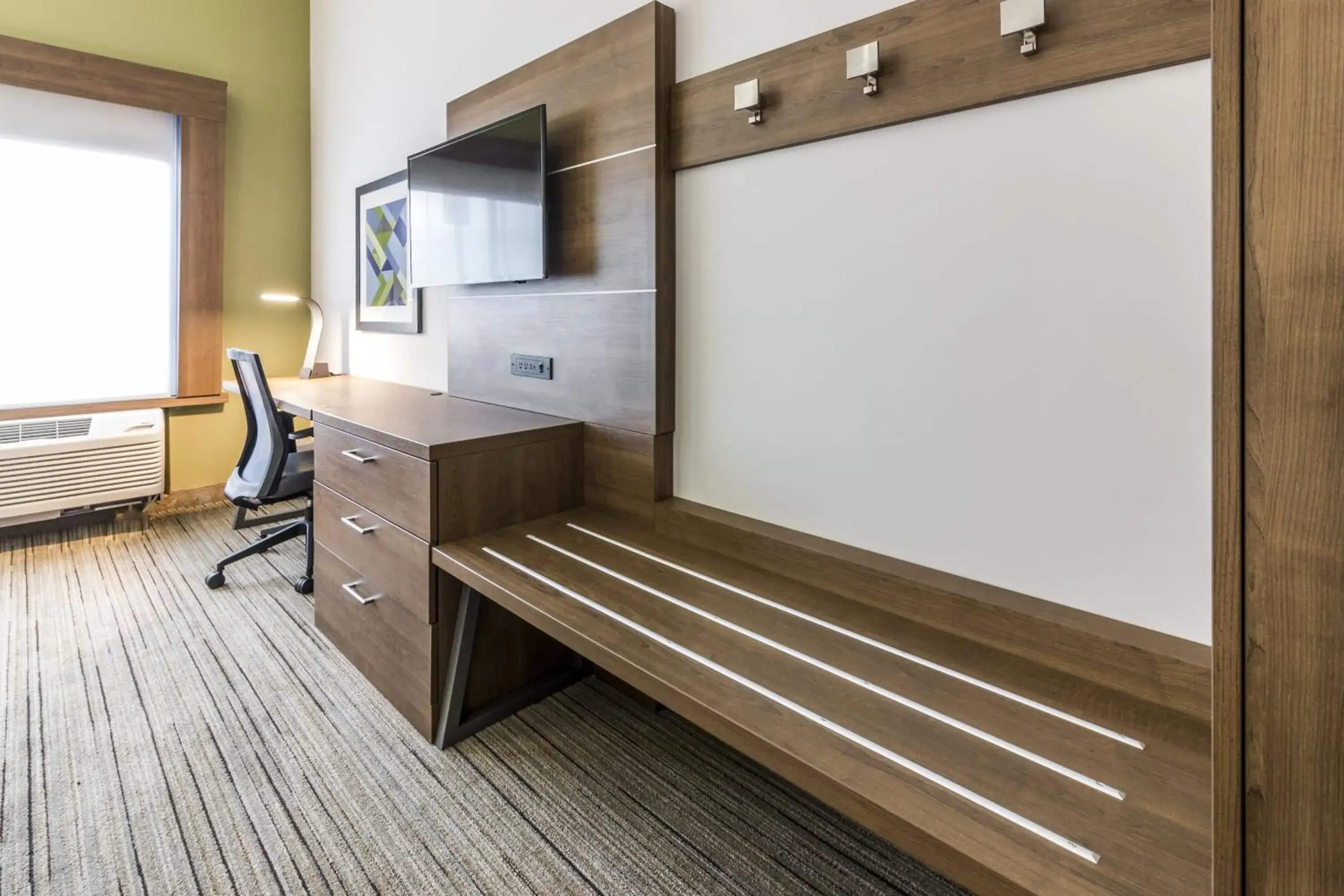 King Room - Hearing Accessible in Holiday Inn Express - Villa Rica by IHG King Room - Hearing Accessible in Holiday Inn Express - Villa Rica by IHG