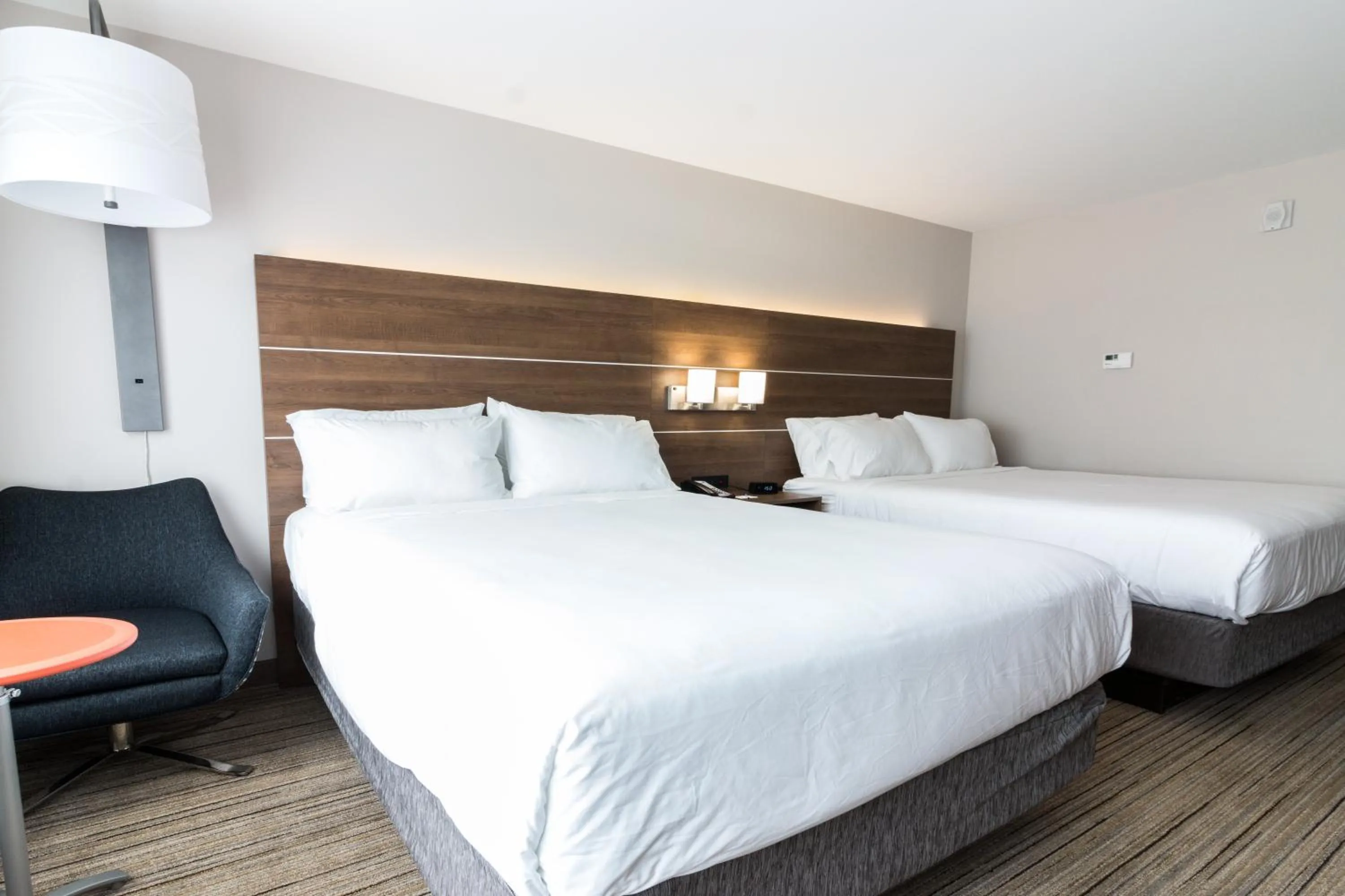 Photo of the whole room, Bed in Holiday Inn Express - Villa Rica by IHG