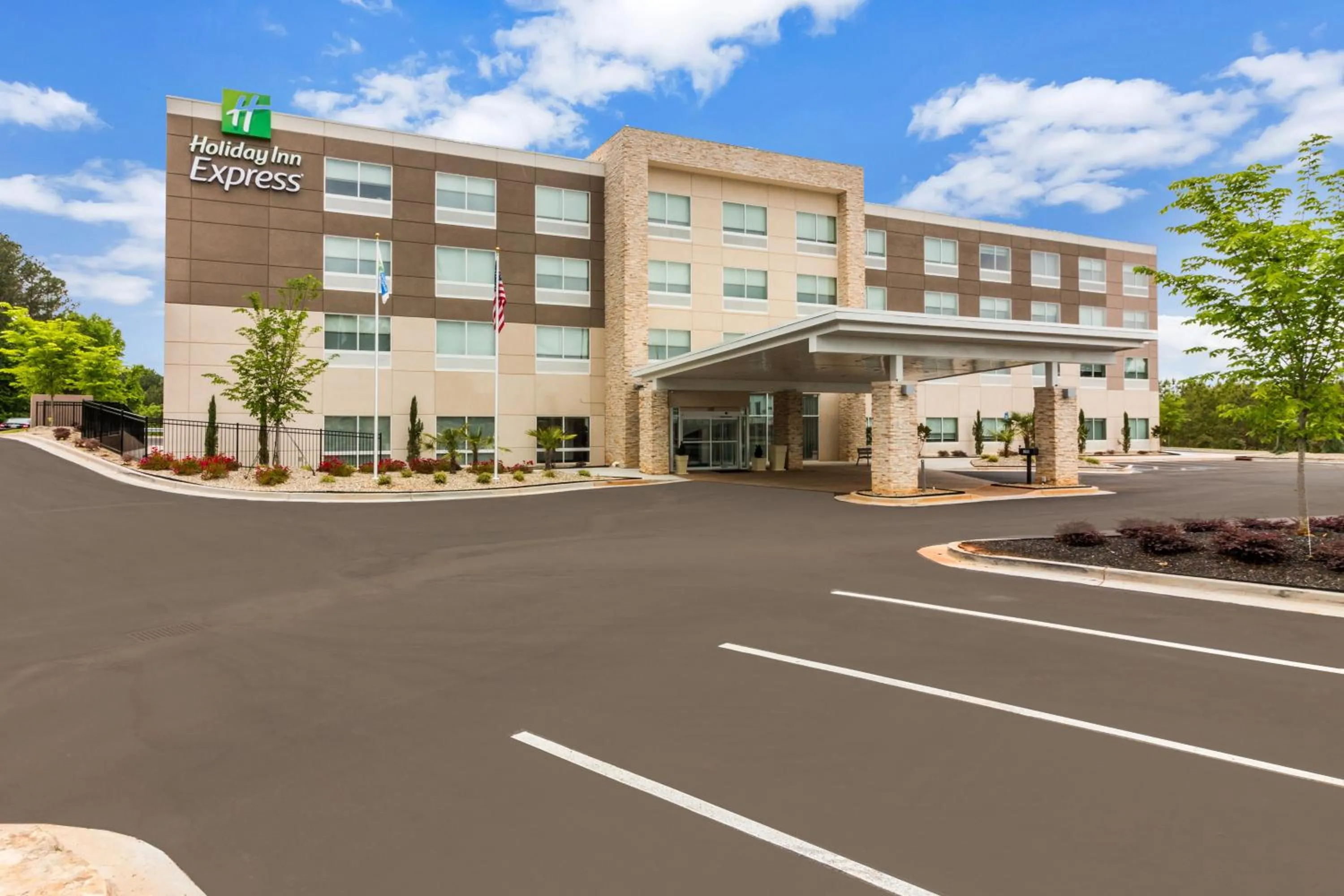Property building in Holiday Inn Express - Villa Rica by IHG