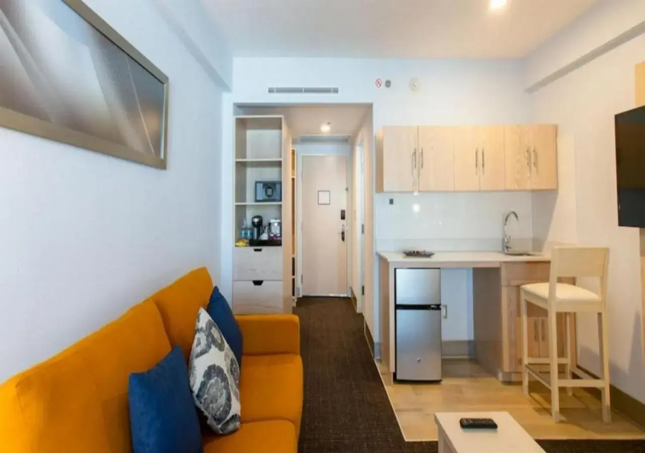 Junior King Suite with Sofa Bed in Gran Hotel de Puebla by HNF Junior King Suite with Sofa Bed in Gran Hotel de Puebla by HNF