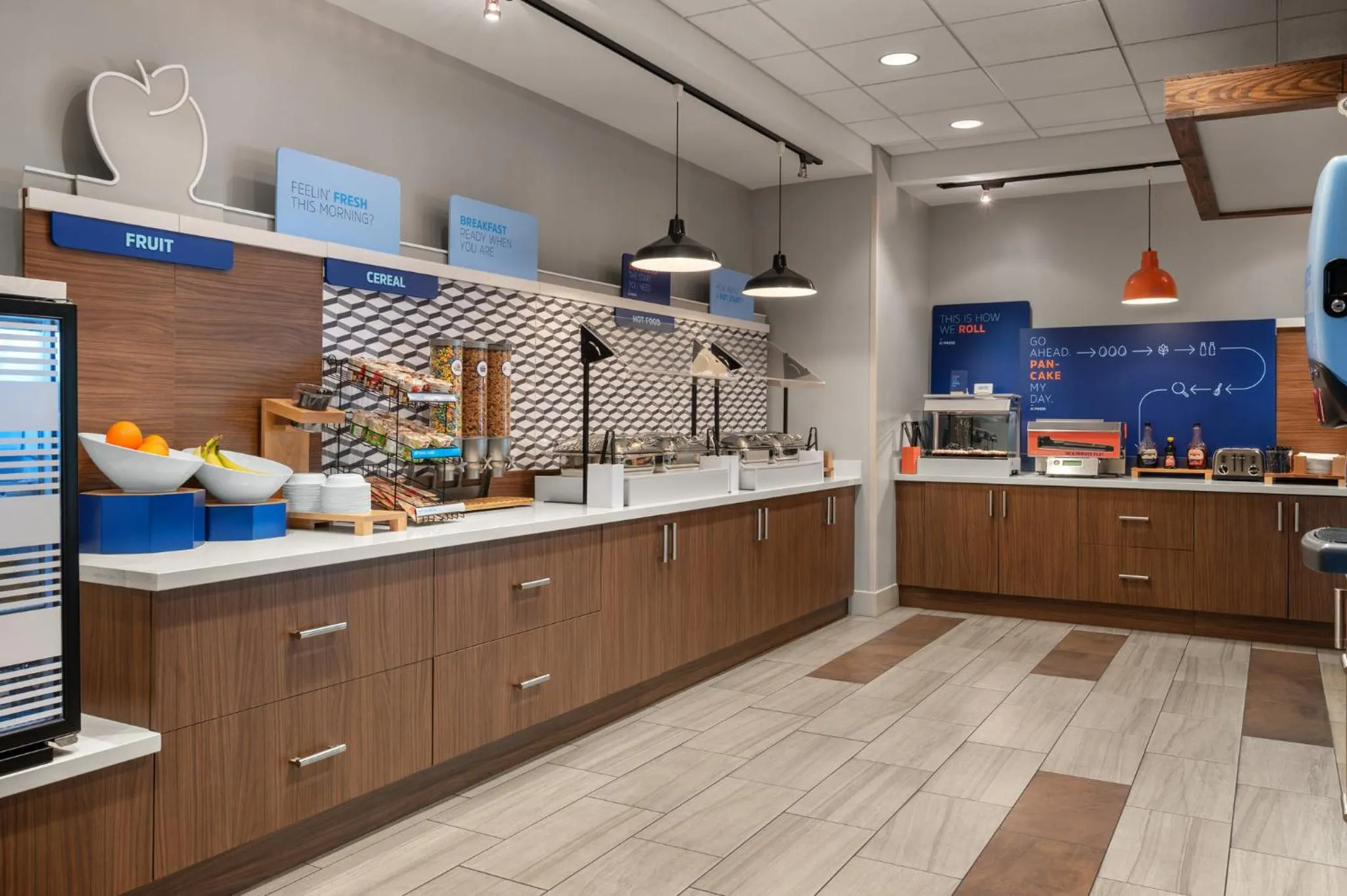 Breakfast in Holiday Inn Express Queensbury-Lake George Area by IHG