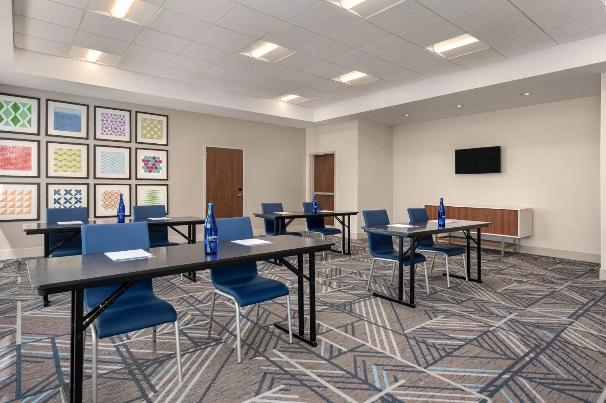 Meeting/conference room in Holiday Inn Express Queensbury-Lake George Area by IHG