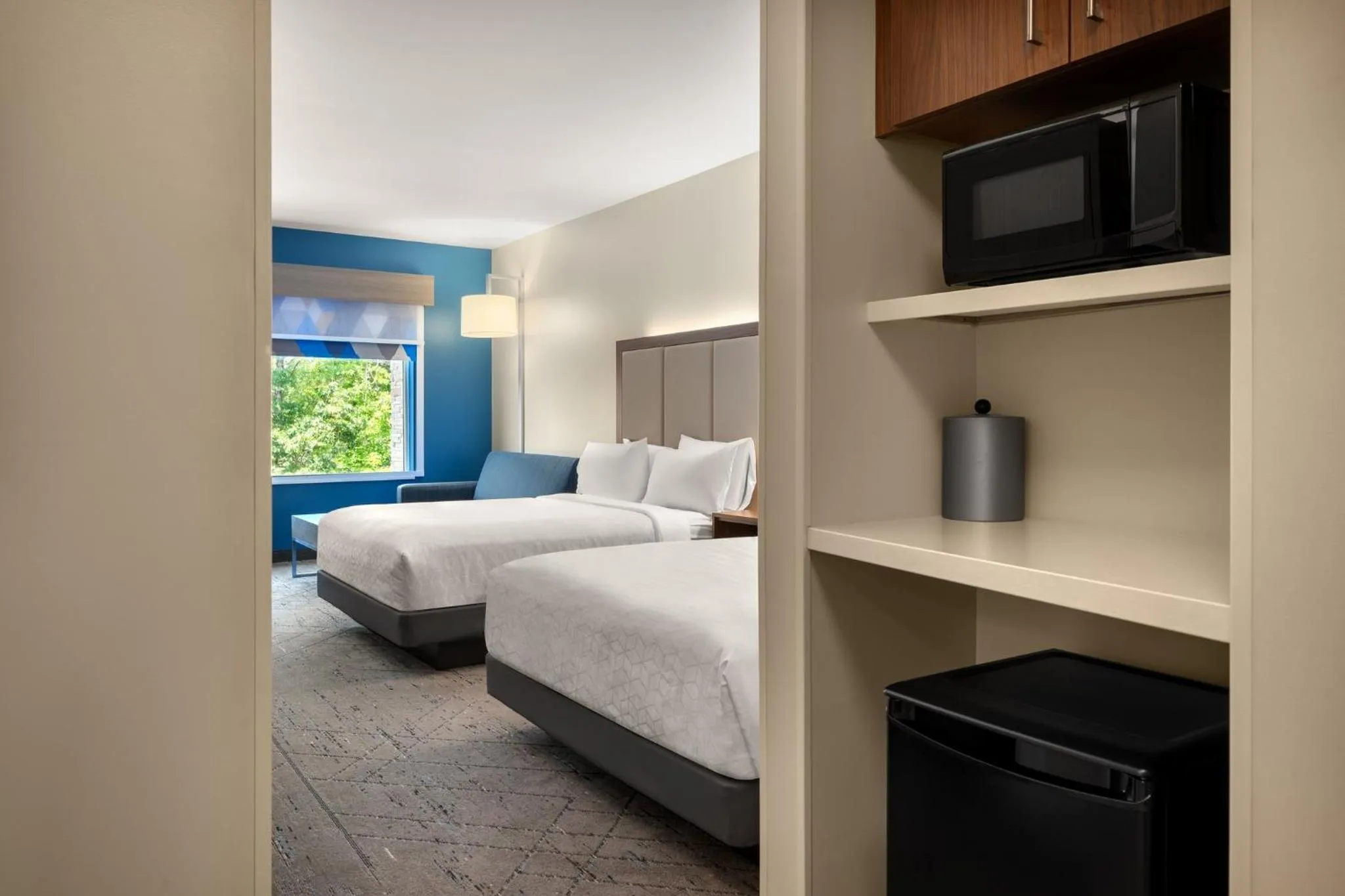 Photo of the whole room, Bed in Holiday Inn Express Queensbury-Lake George Area by IHG