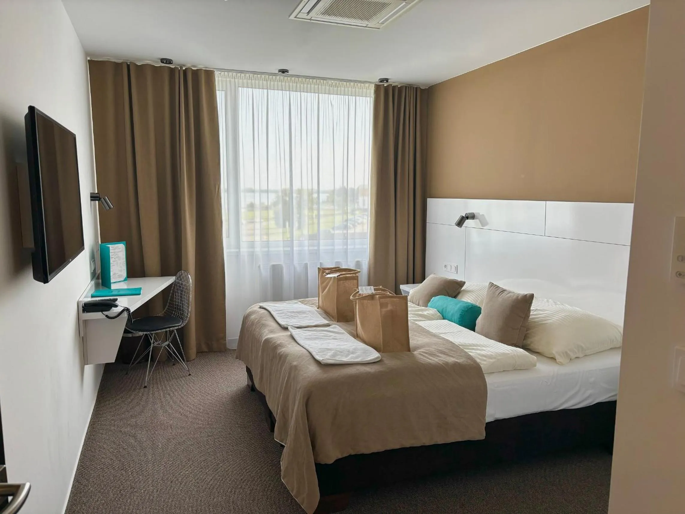 Bedroom, Bed in Hotel Thermal ŠÍRAVA