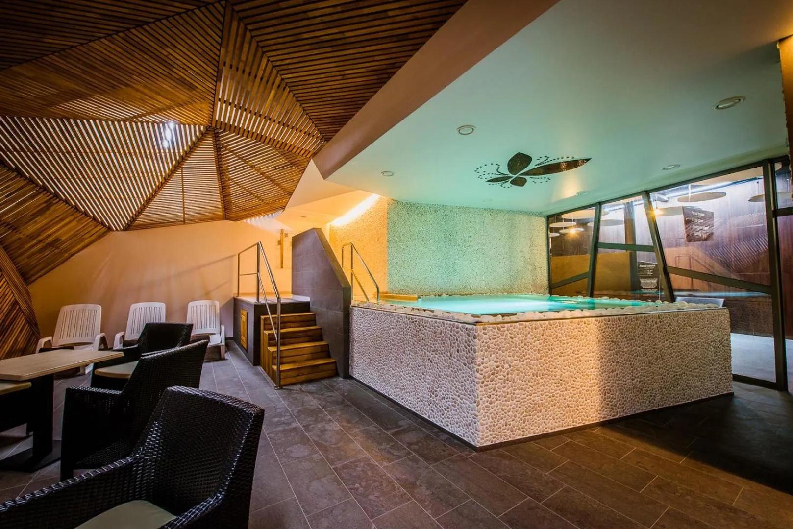 Hot Tub in Hotel Thermal ŠÍRAVA