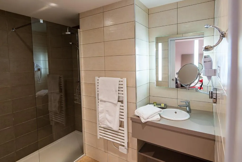 Logis - Hotel Restaurant La Sapinière