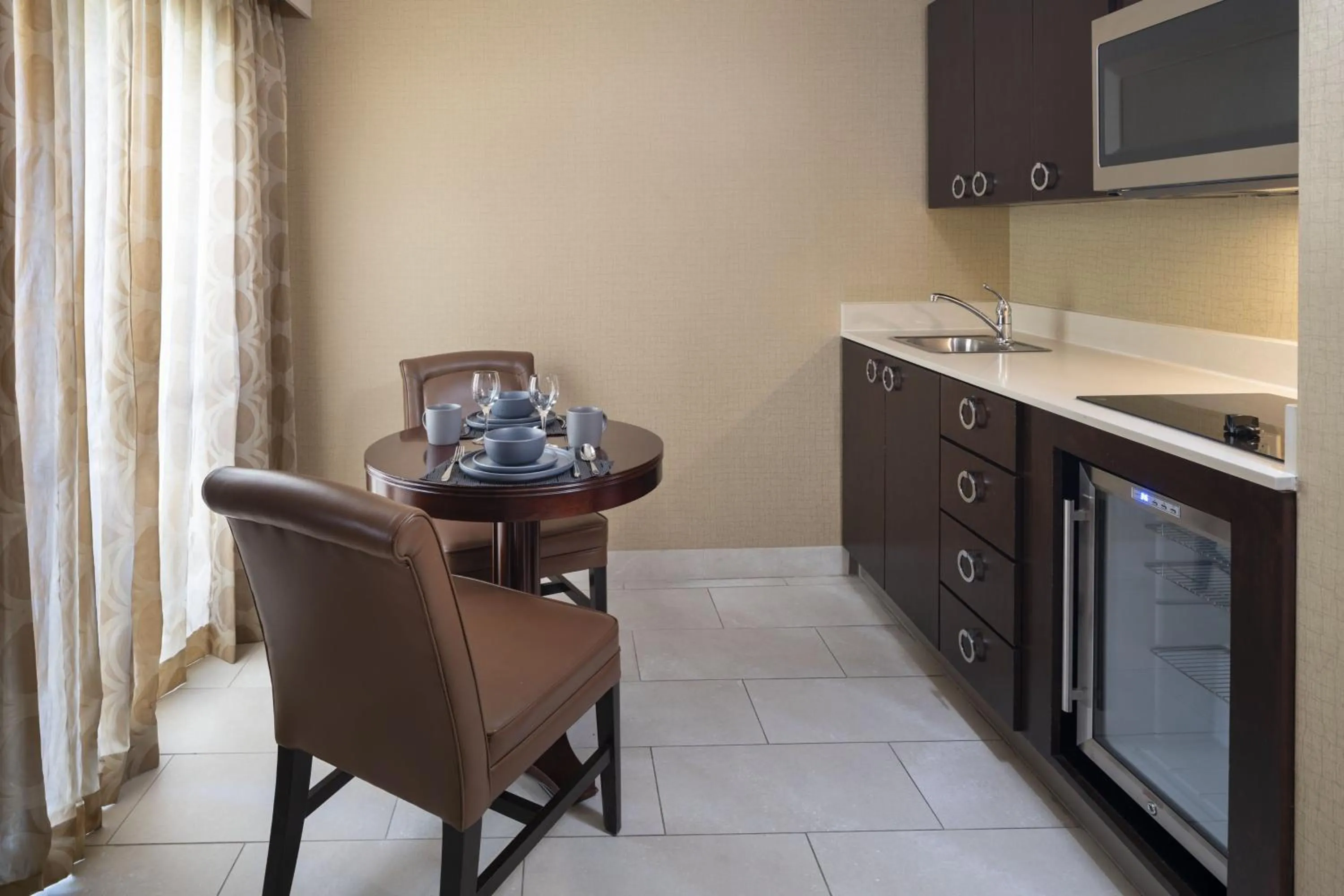 Kitchen or kitchenette in Sheraton Palo Alto Hotel