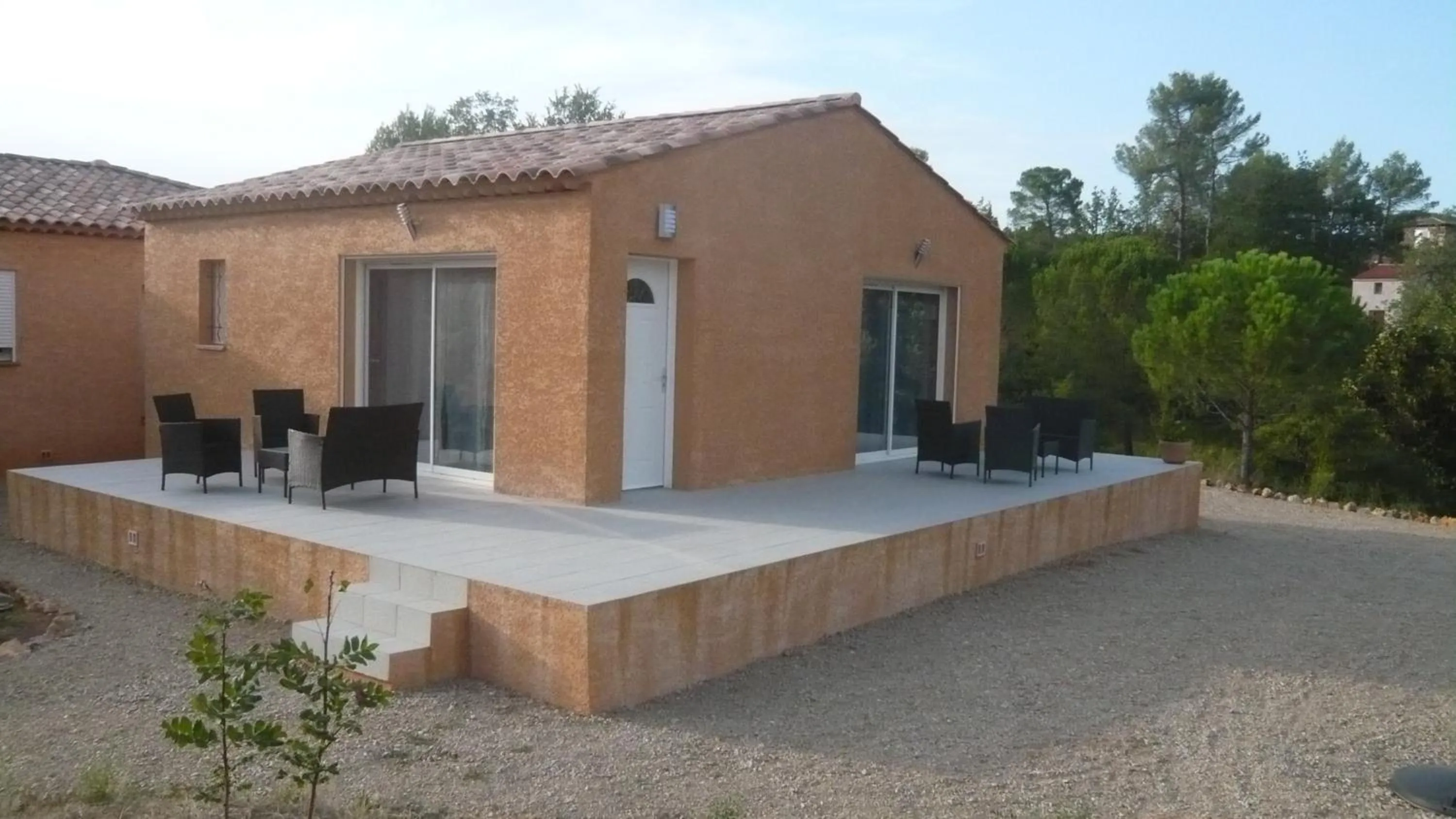 Patio in Chambres d'hôtes, B&B climatisées LA BORRELLIENNE