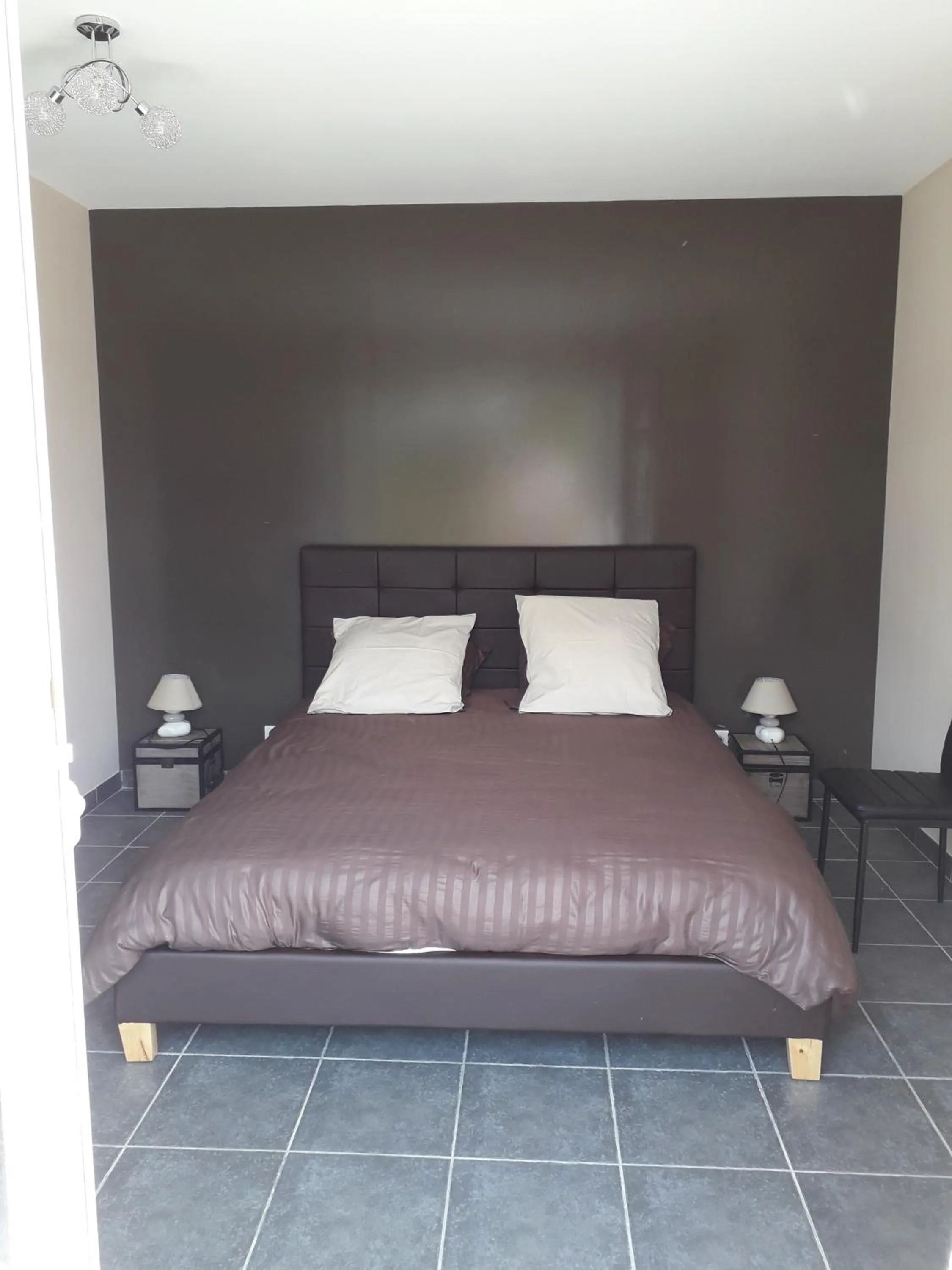 Bedroom, Bed in Chambres d'hôtes, B&B climatisées LA BORRELLIENNE