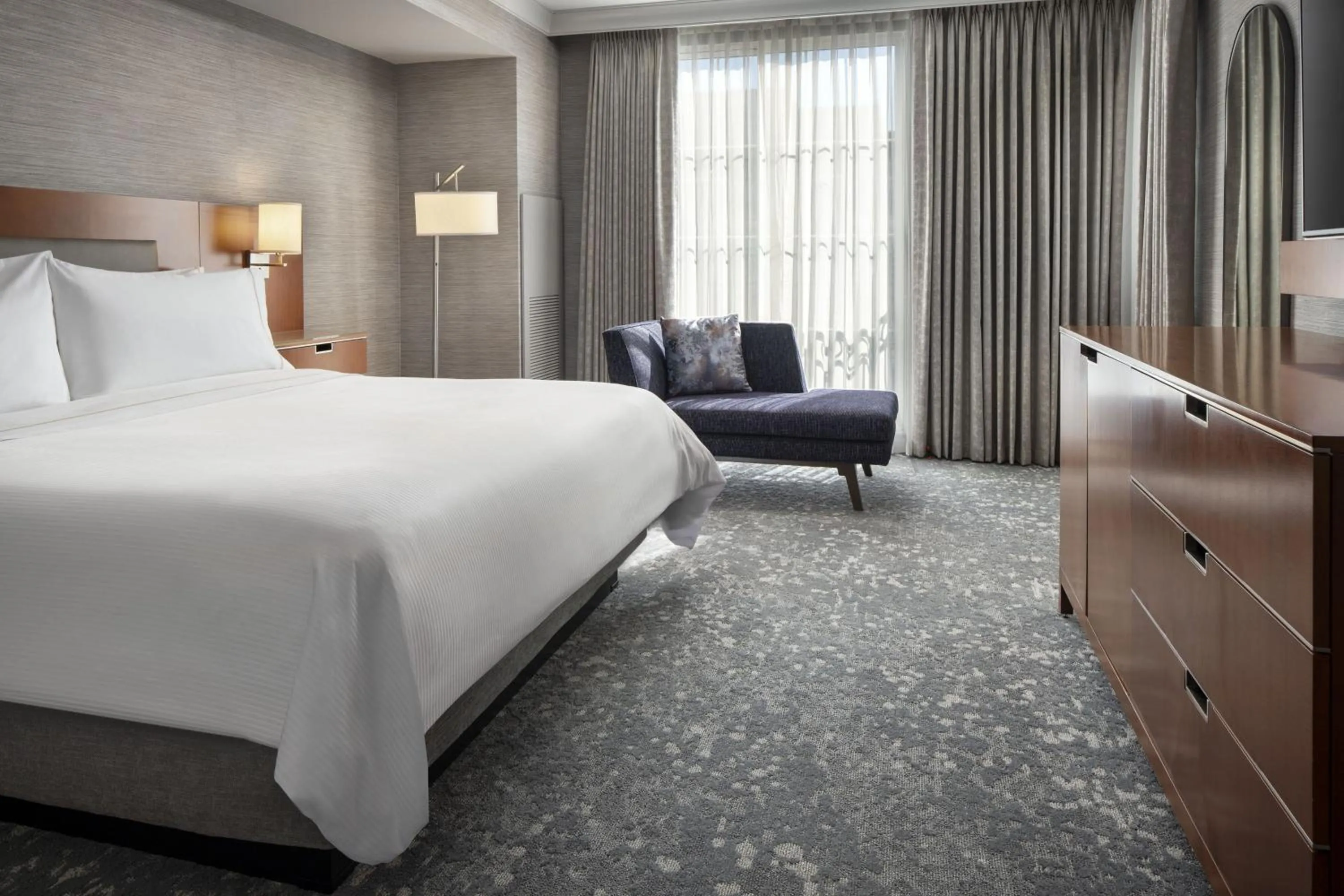 Photo of the whole room, Bed in The Westin Palo Alto