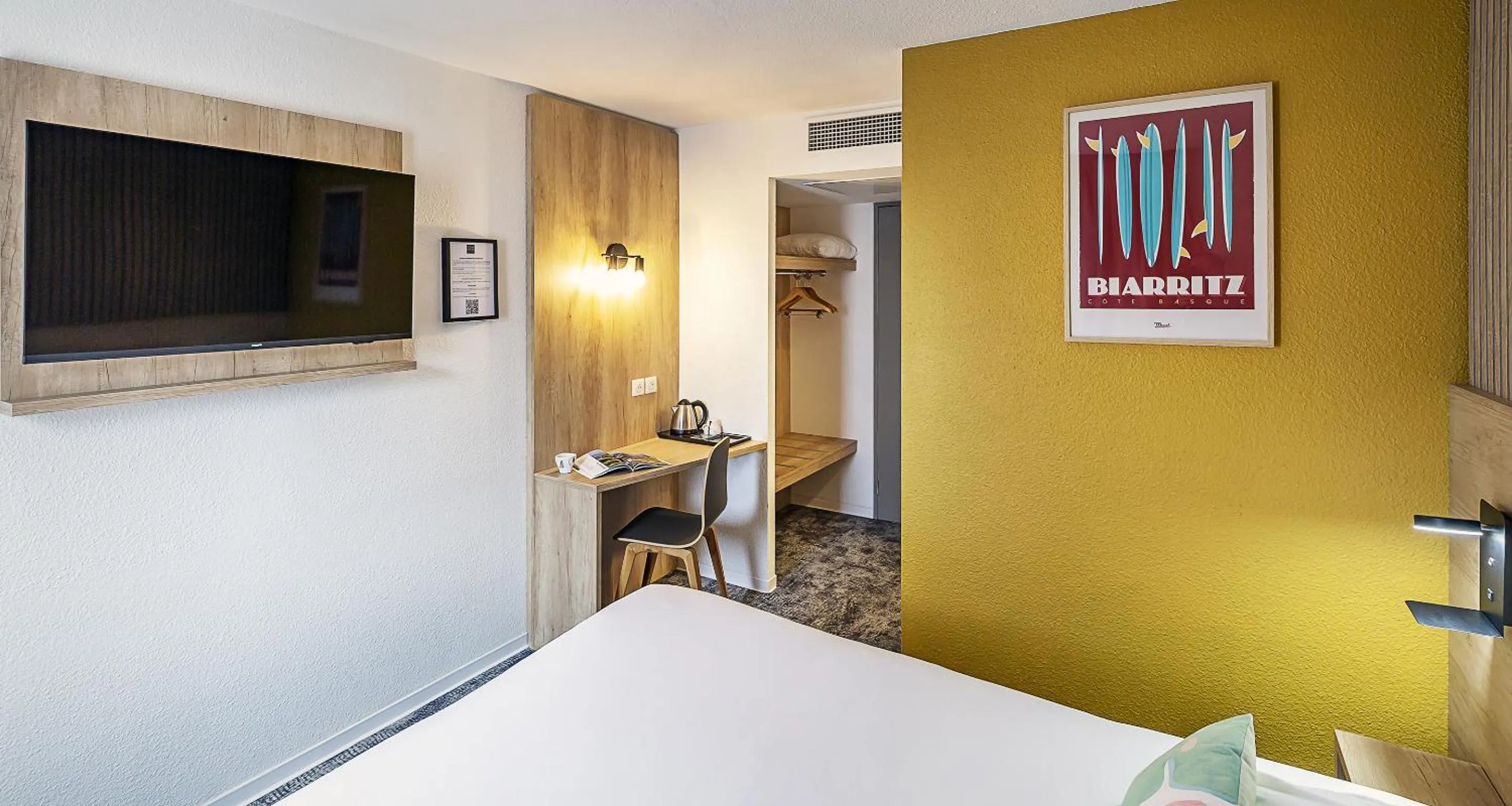 Bed in Ostal Pau Universite - Sure Hotel Collection by Best Western