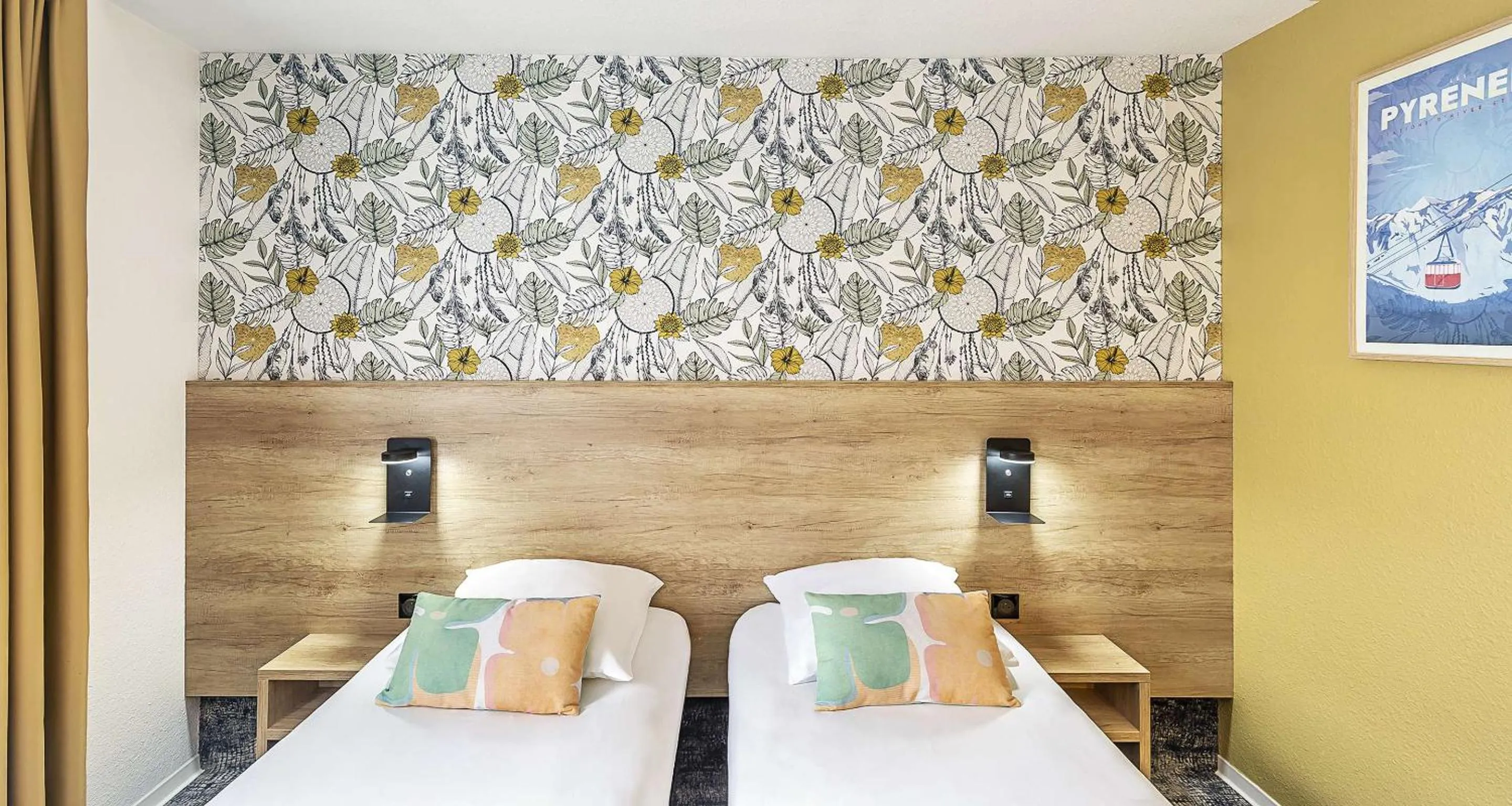 Bedroom, Bed in Ostal Pau Universite - Sure Hotel Collection by Best Western