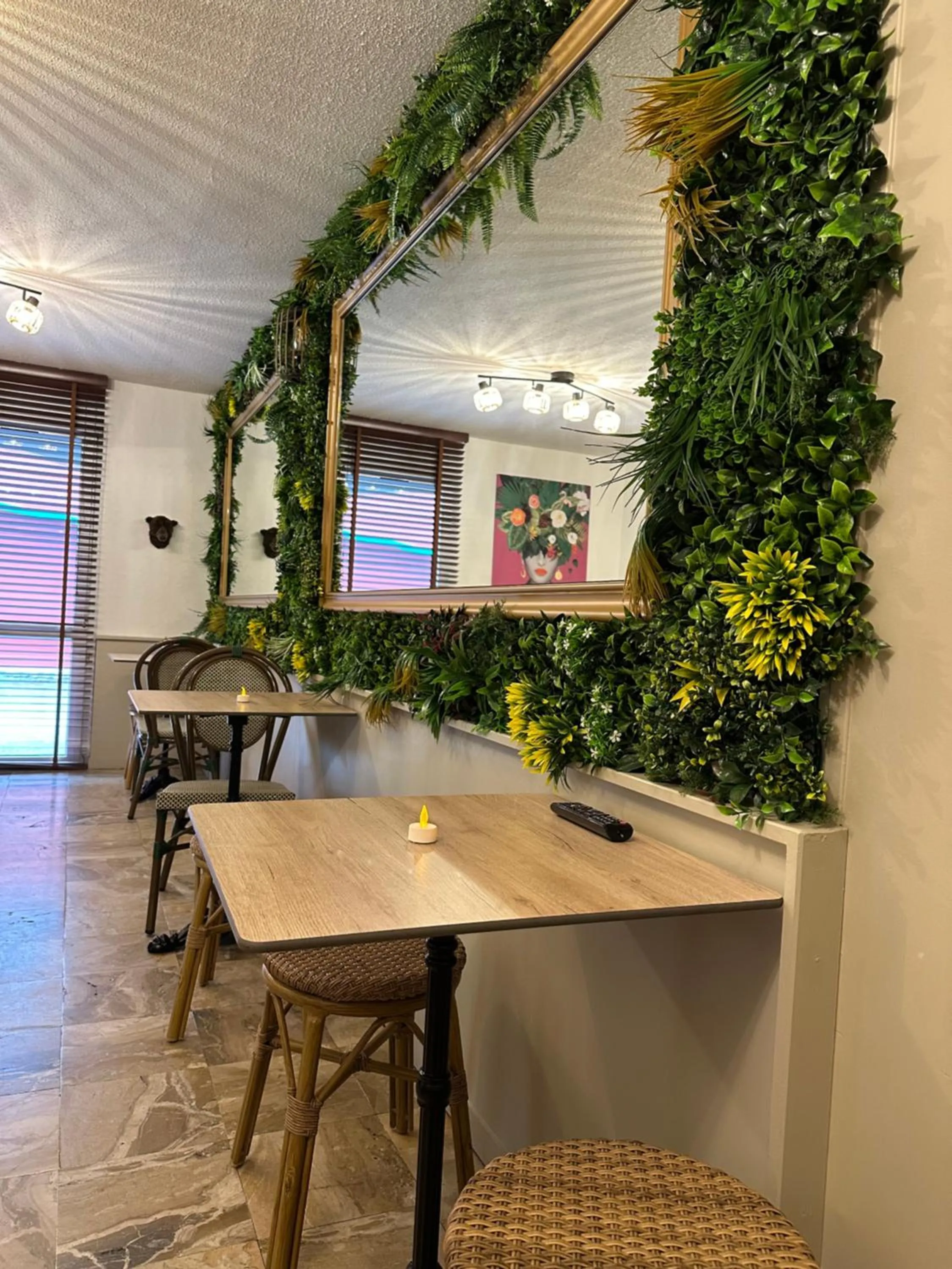 Breakfast in Ostal Pau Universite - Sure Hotel Collection by Best Western