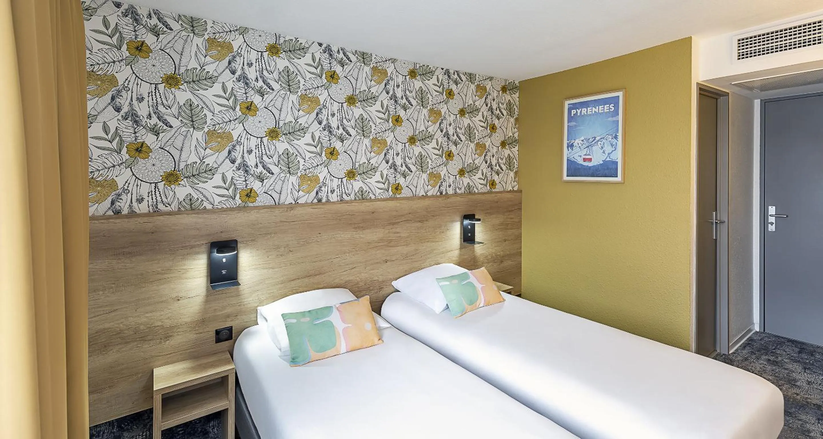 Bed in Ostal Pau Universite - Sure Hotel Collection by Best Western