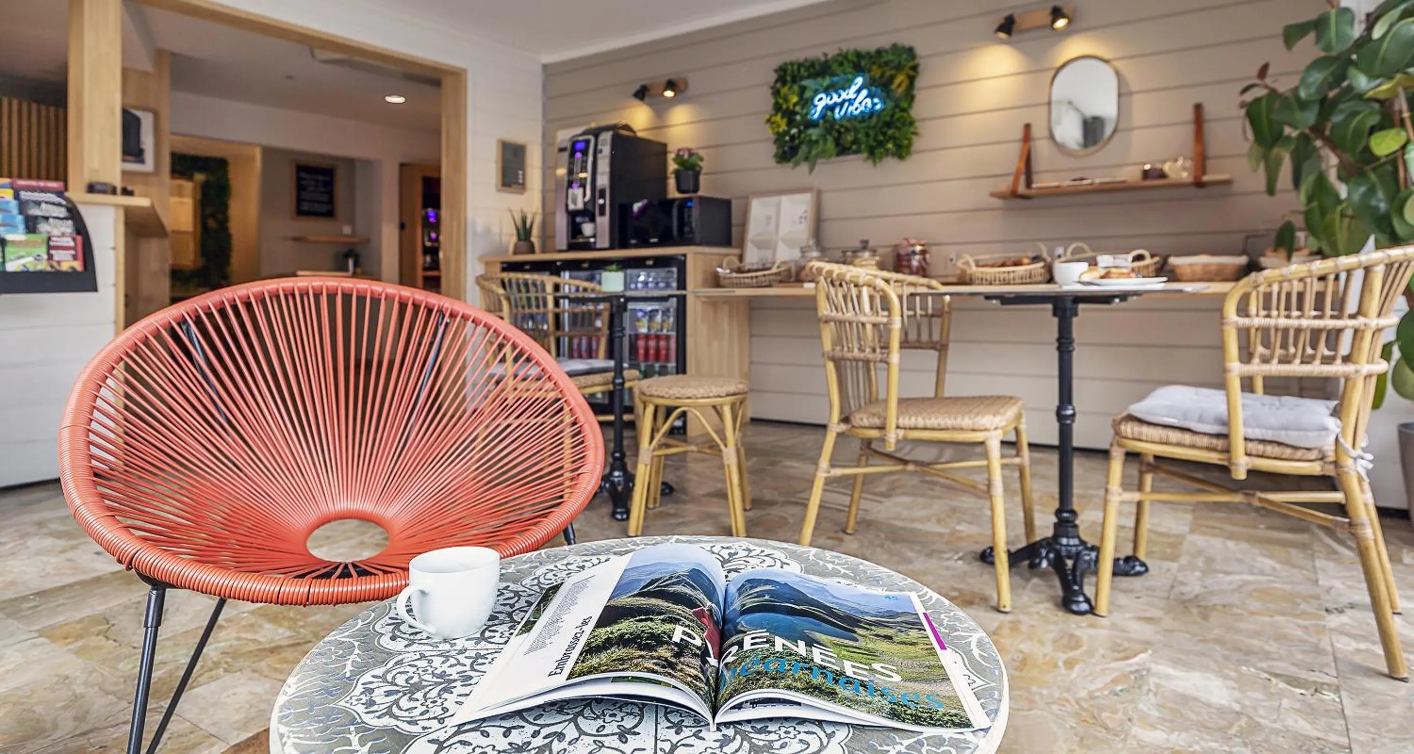 Living room in Ostal Pau Universite - Sure Hotel Collection by Best Western