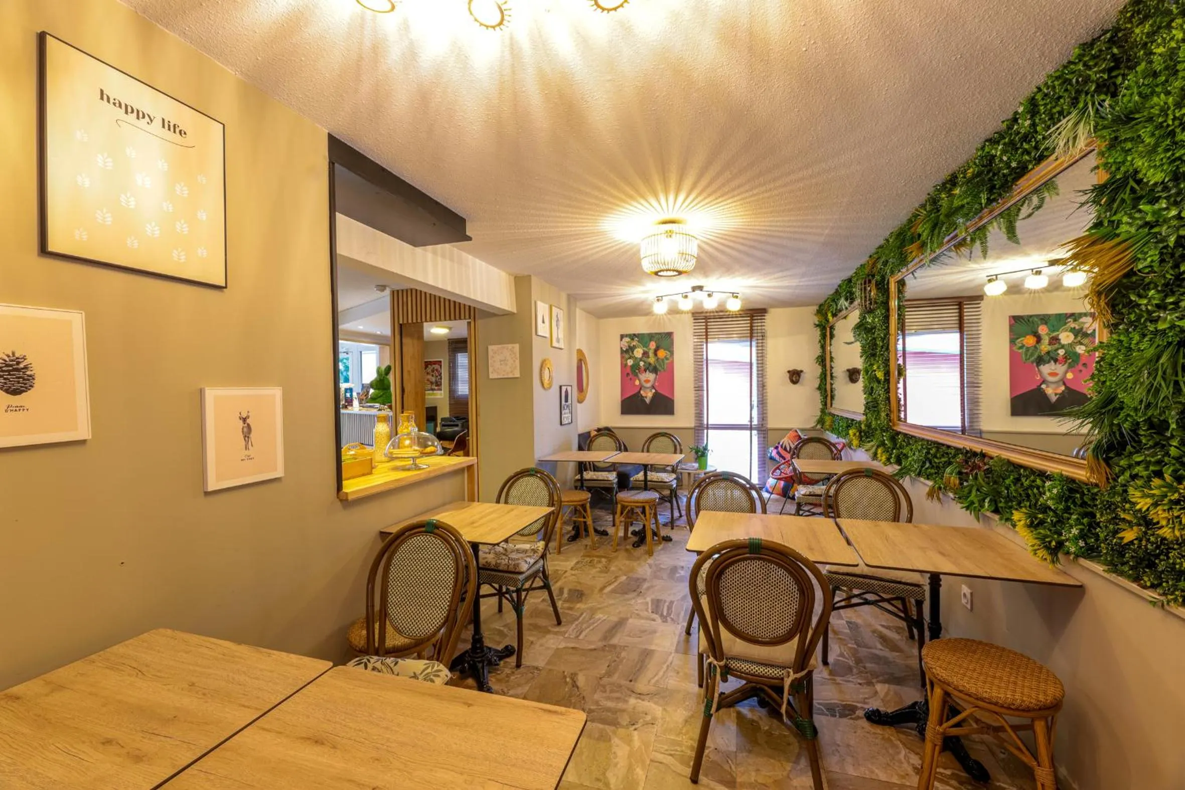 Breakfast in Ostal Pau Universite - Sure Hotel Collection by Best Western