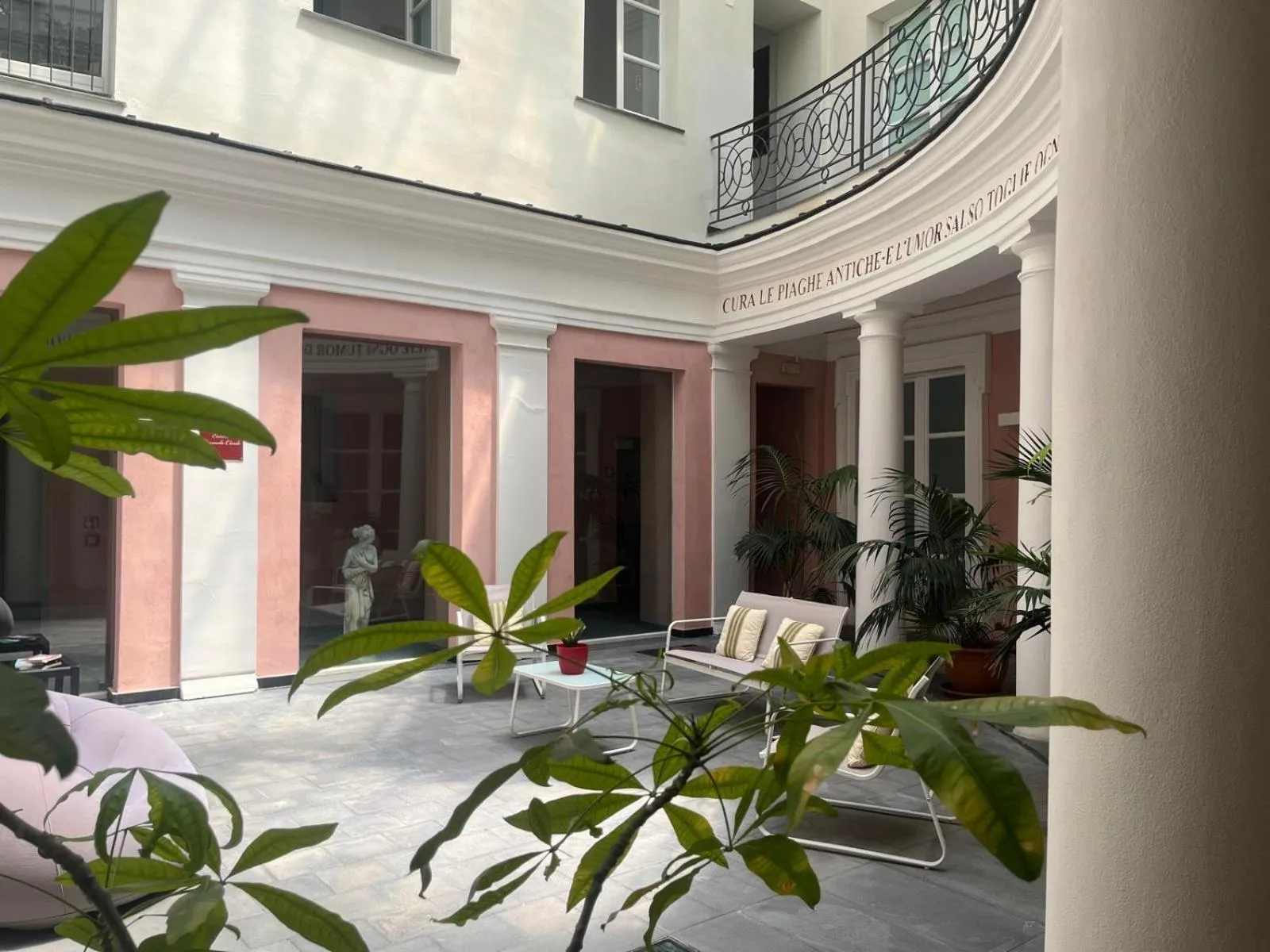 Patio in Hotel Terme Neronensis