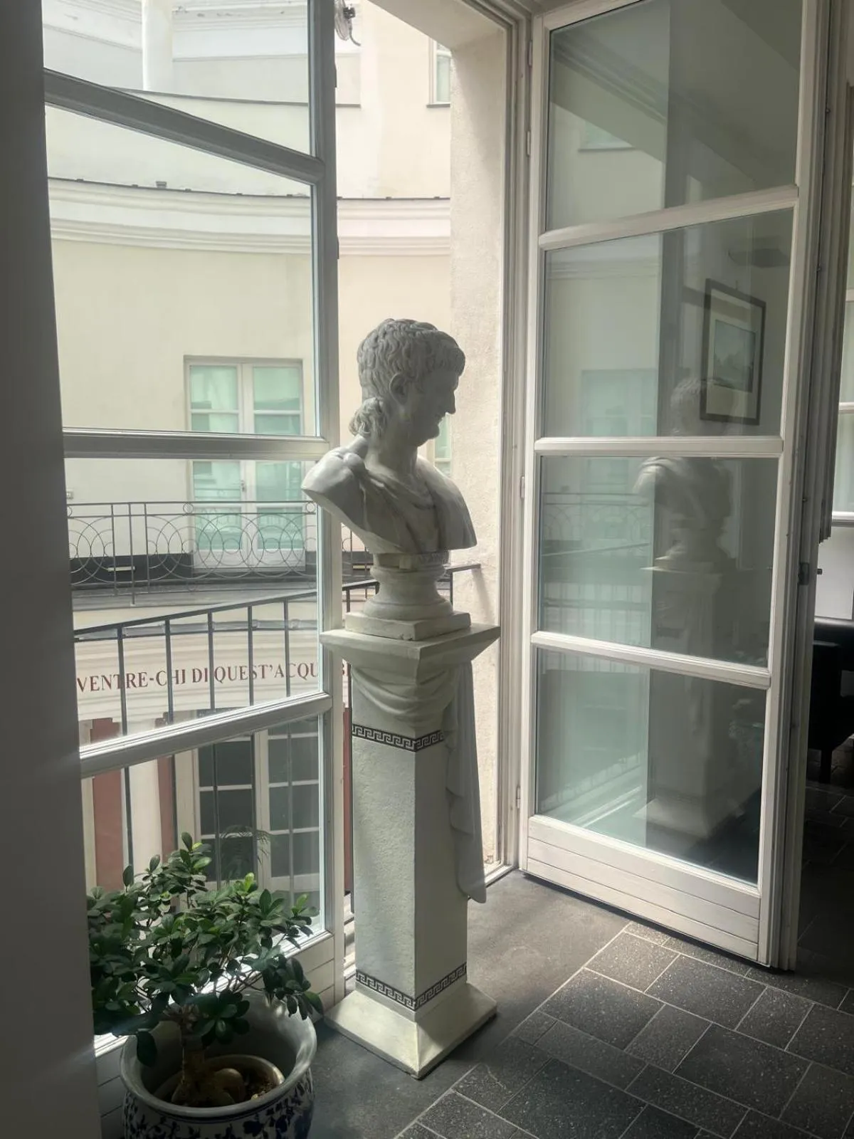 Decorative detail in Hotel Terme Neronensis