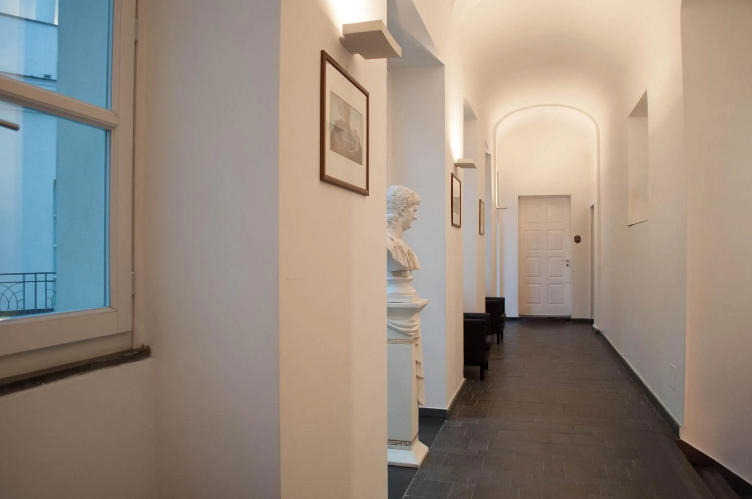Inner courtyard view in Hotel Terme Neronensis