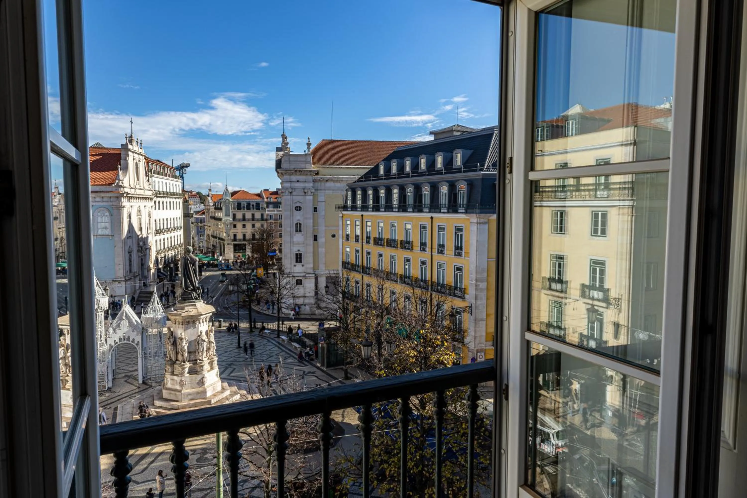 Nearby landmark in Le Consulat