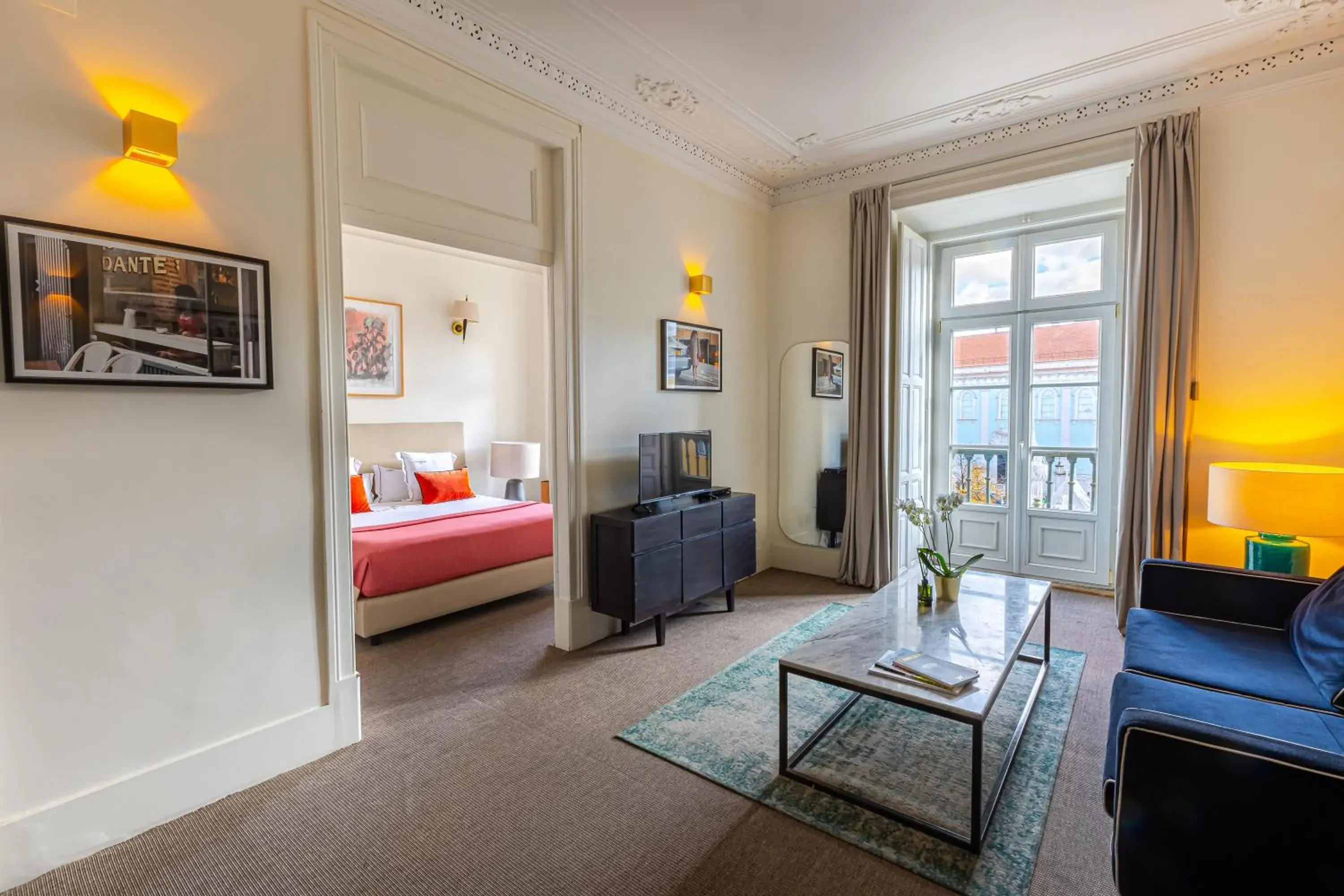 Deluxe Suite with Square View - single occupancy in Le Consulat Deluxe Suite with Square View - single occupancy in Le Consulat