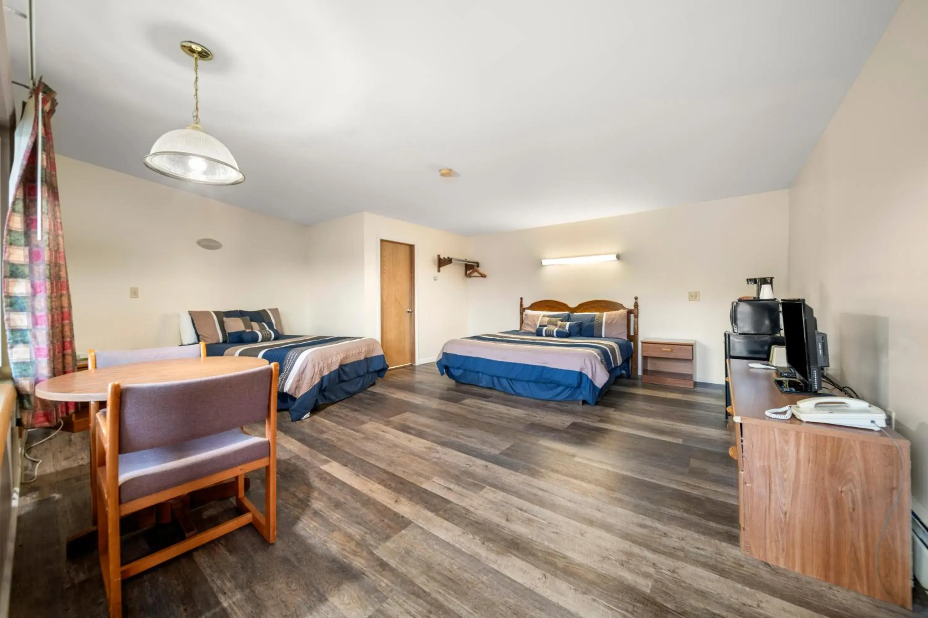 Family Suite in Thumb Heritage Inn Family Suite in Thumb Heritage Inn