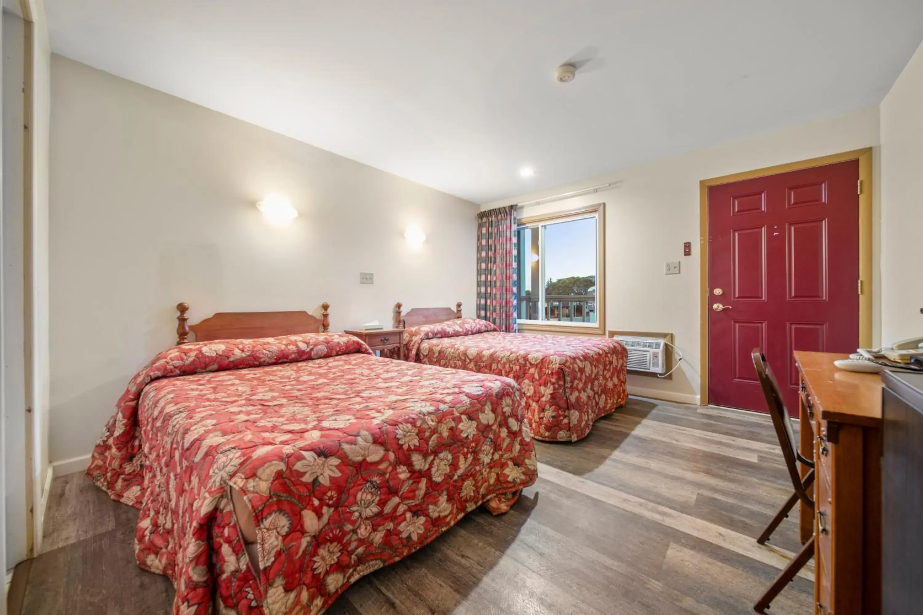 Deluxe Double Room - single occupancy in Thumb Heritage Inn Deluxe Double Room - single occupancy in Thumb Heritage Inn