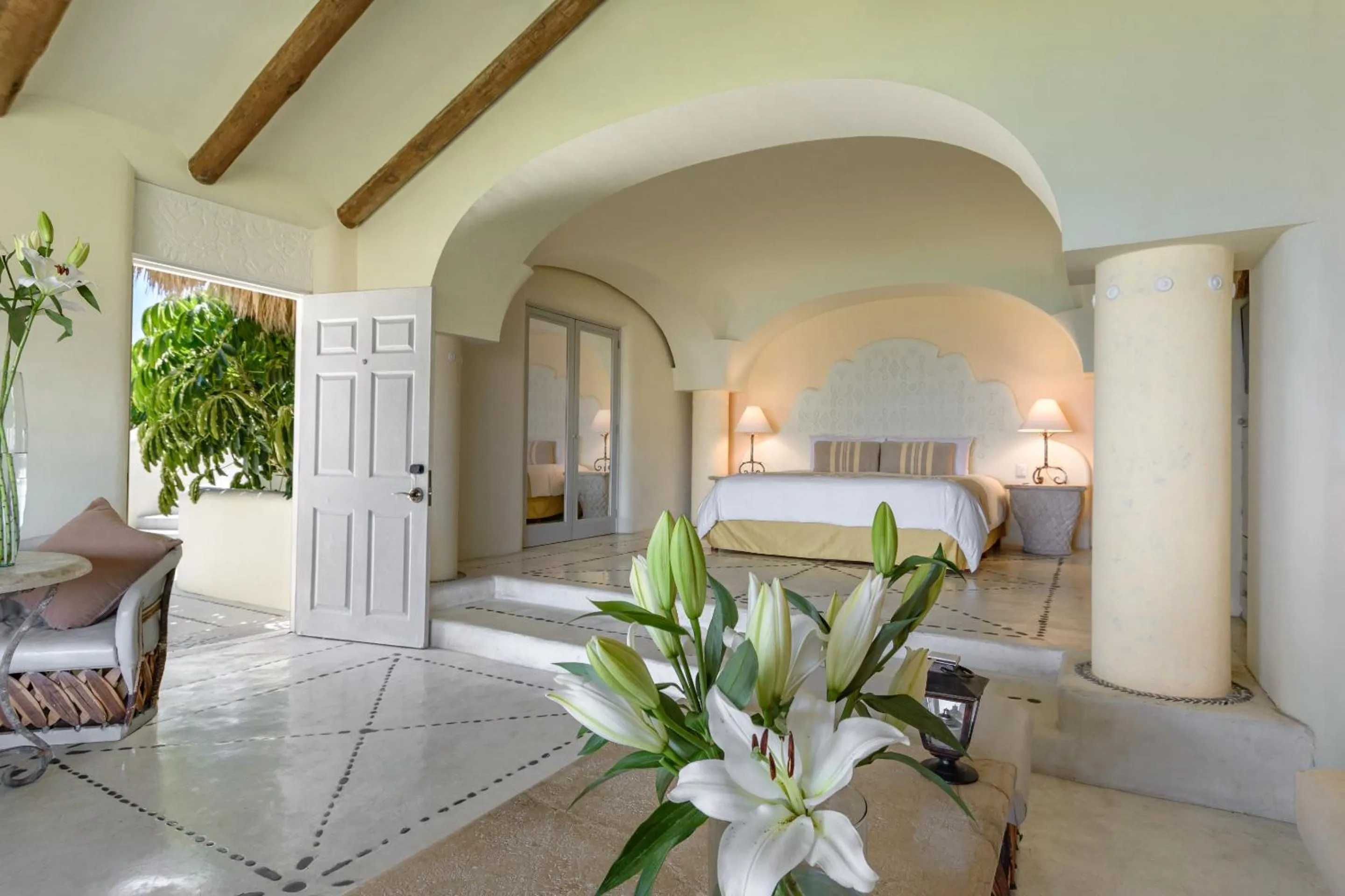 Photo of the whole room, Bed in Quinta Real Huatulco