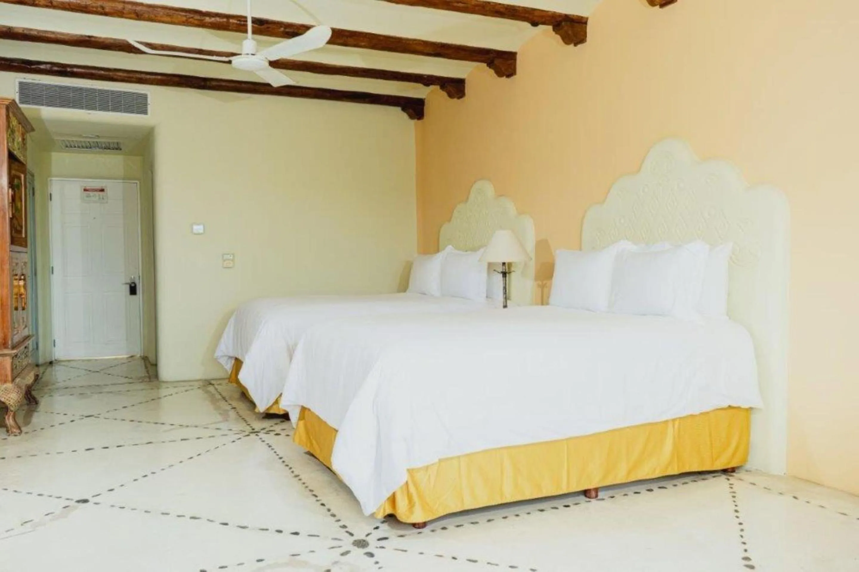 Bedroom, Bed in Quinta Real Huatulco